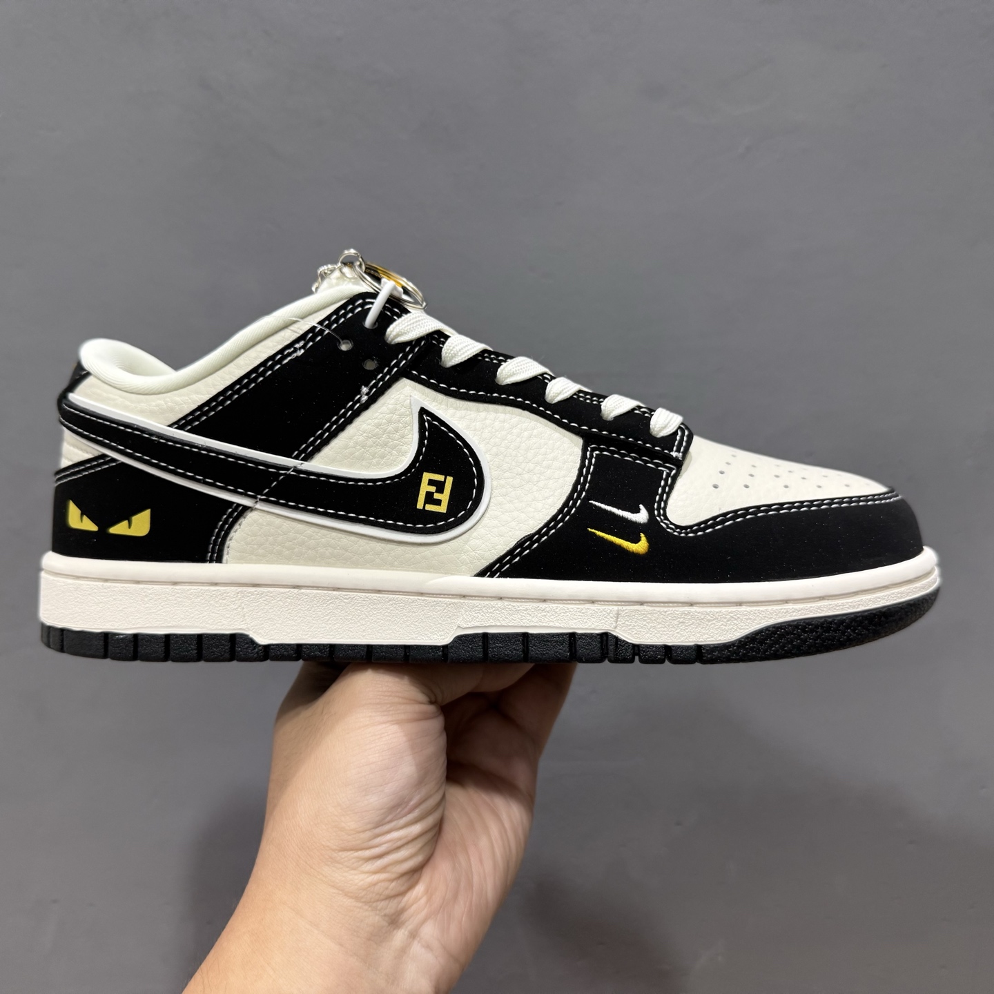 280 Nike SB Dunk Low 芬迪联名 黑白黑勾 低帮休闲板鞋 LW1818-115