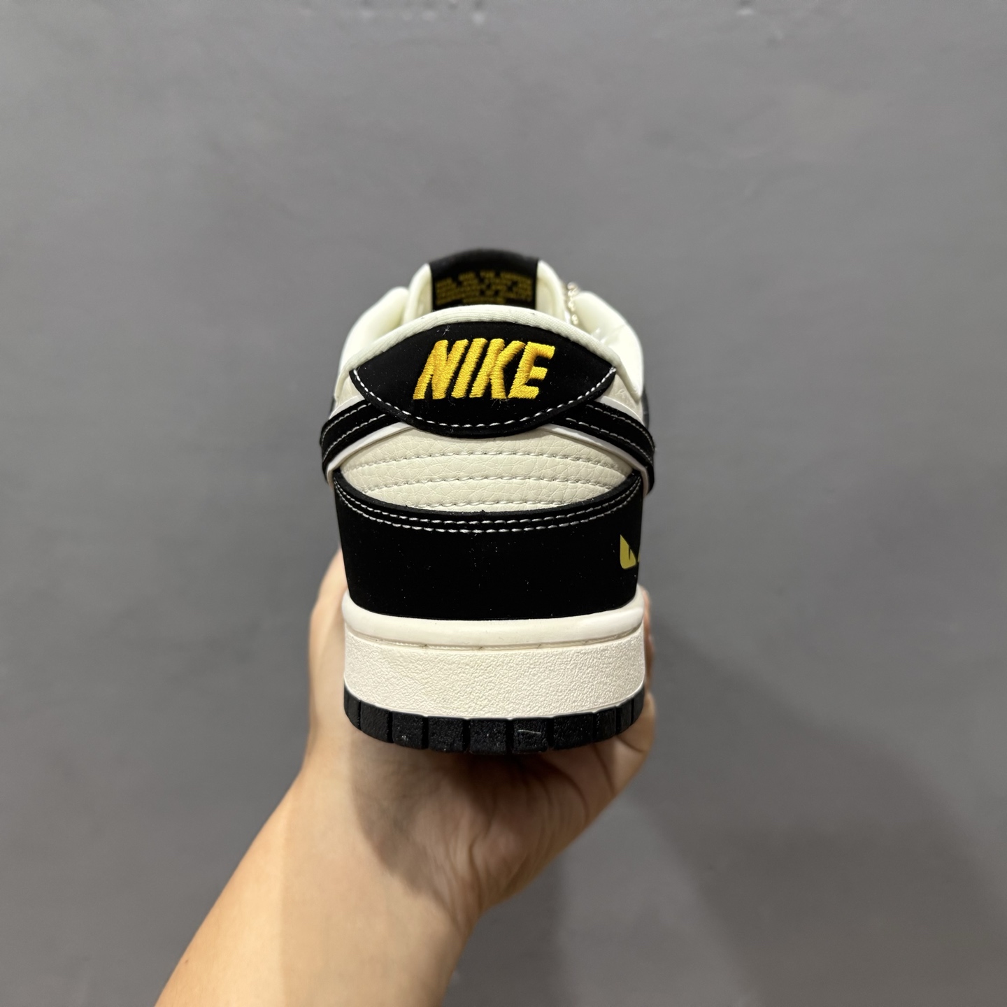 280 Nike SB Dunk Low 芬迪联名 黑白黑勾 低帮休闲板鞋 LW1818-115