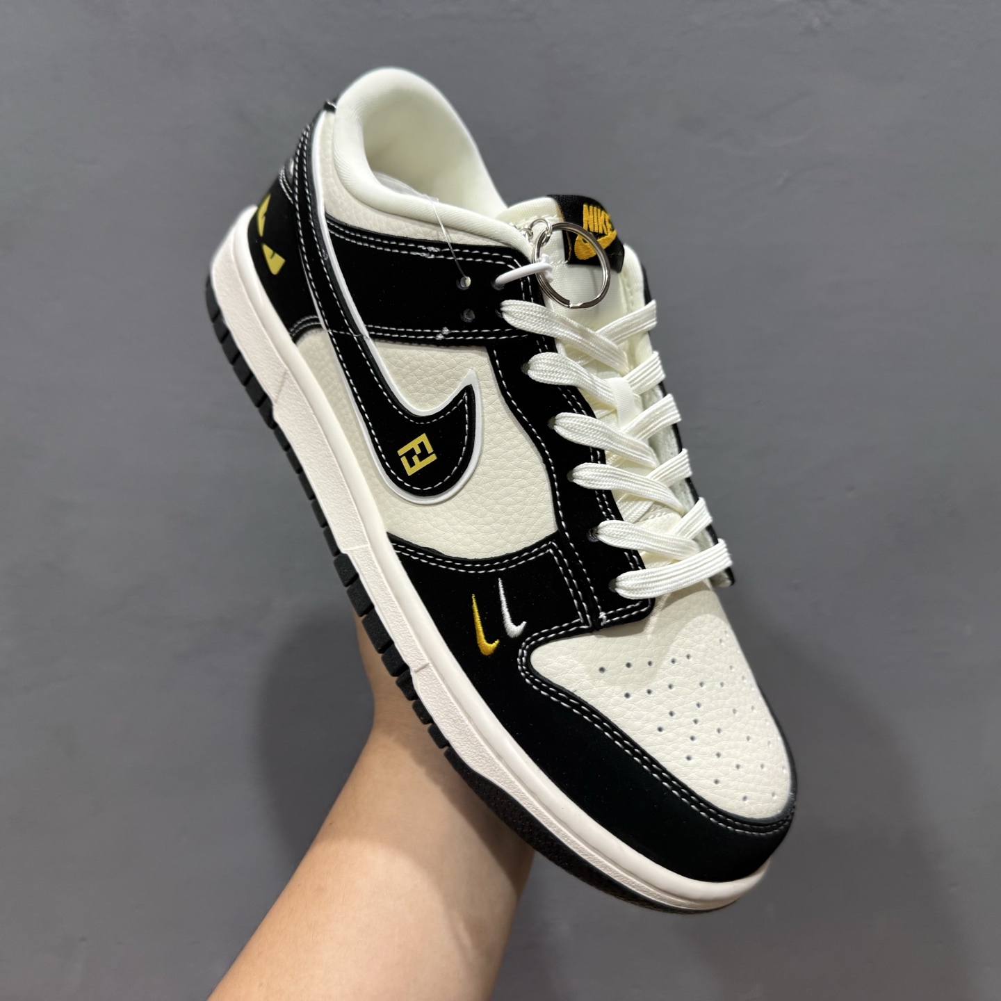 280 Nike SB Dunk Low 芬迪联名 黑白黑勾 低帮休闲板鞋 LW1818-115