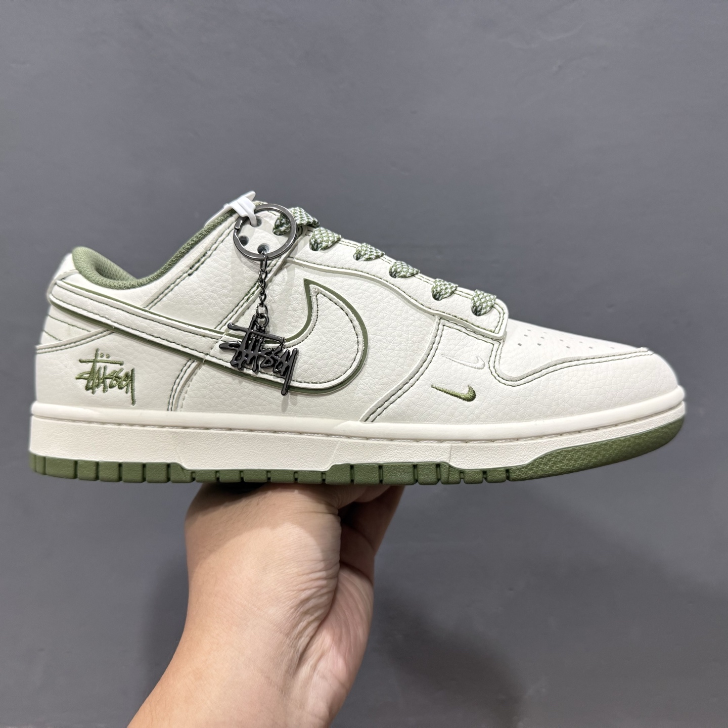 220 Nike SB Dunk Low 斯图西联名 BB1818-102