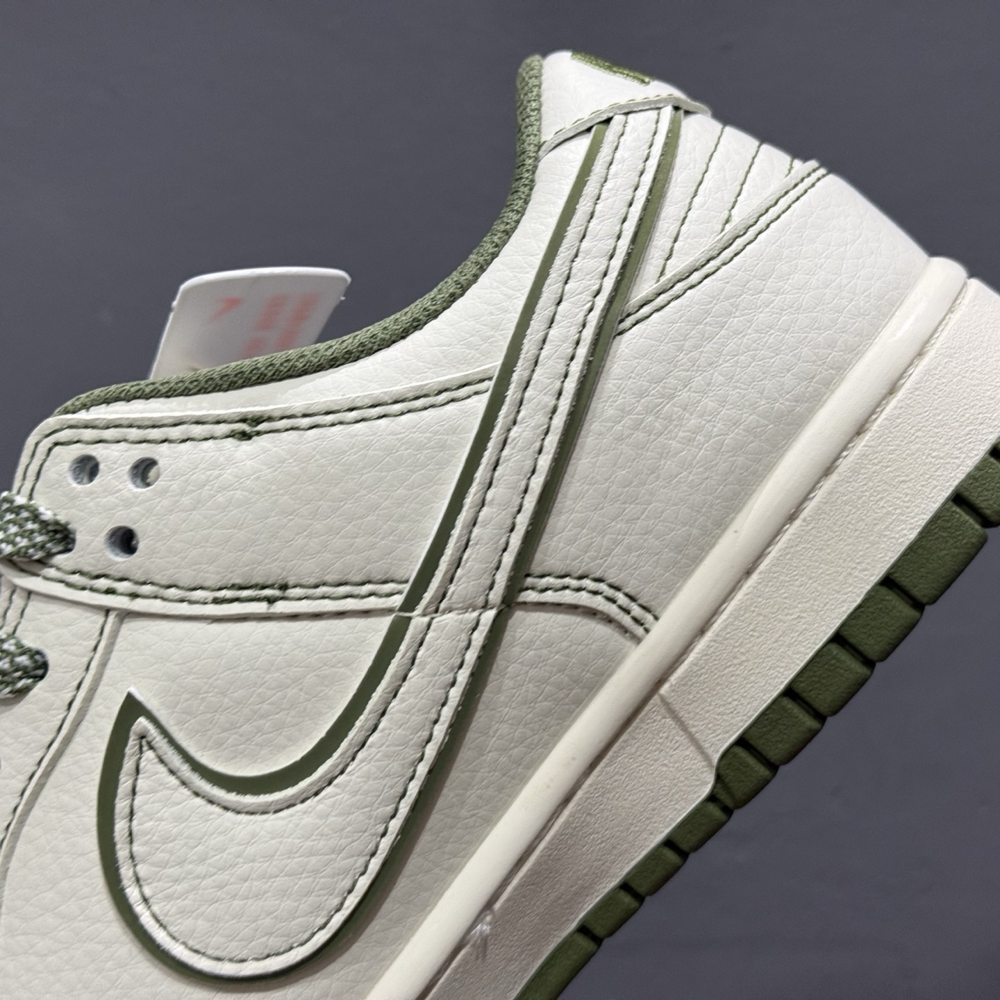 220 Nike SB Dunk Low 斯图西联名 BB1818-102