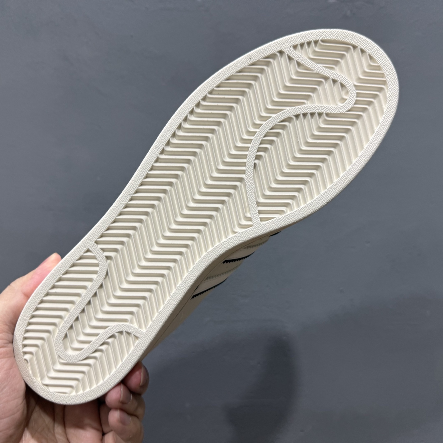 240 Adidas Originals 斯图西联名款 白黑配色 经典贝壳头 SD6815