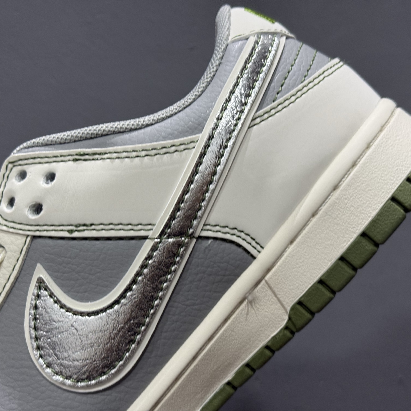 Nike SB Dunk Low x Stussy 白灰绿小钩双鞋带 XF8698-086