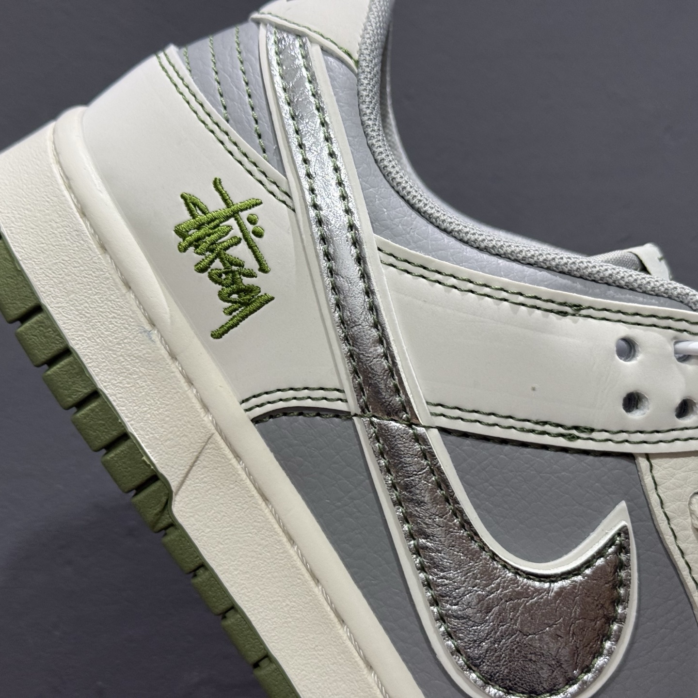 Nike SB Dunk Low x Stussy 白灰绿小钩双鞋带 XF8698-086