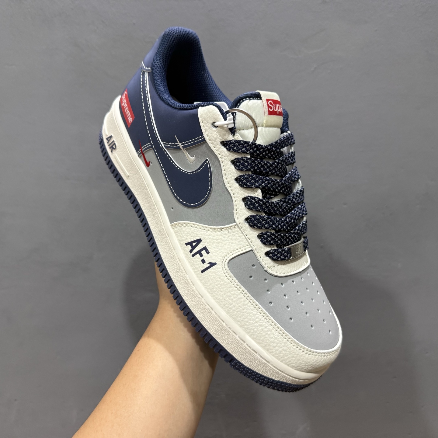 260 Nike Air Force 1'07 Supreme 联名 白灰蓝 HH7518-054
