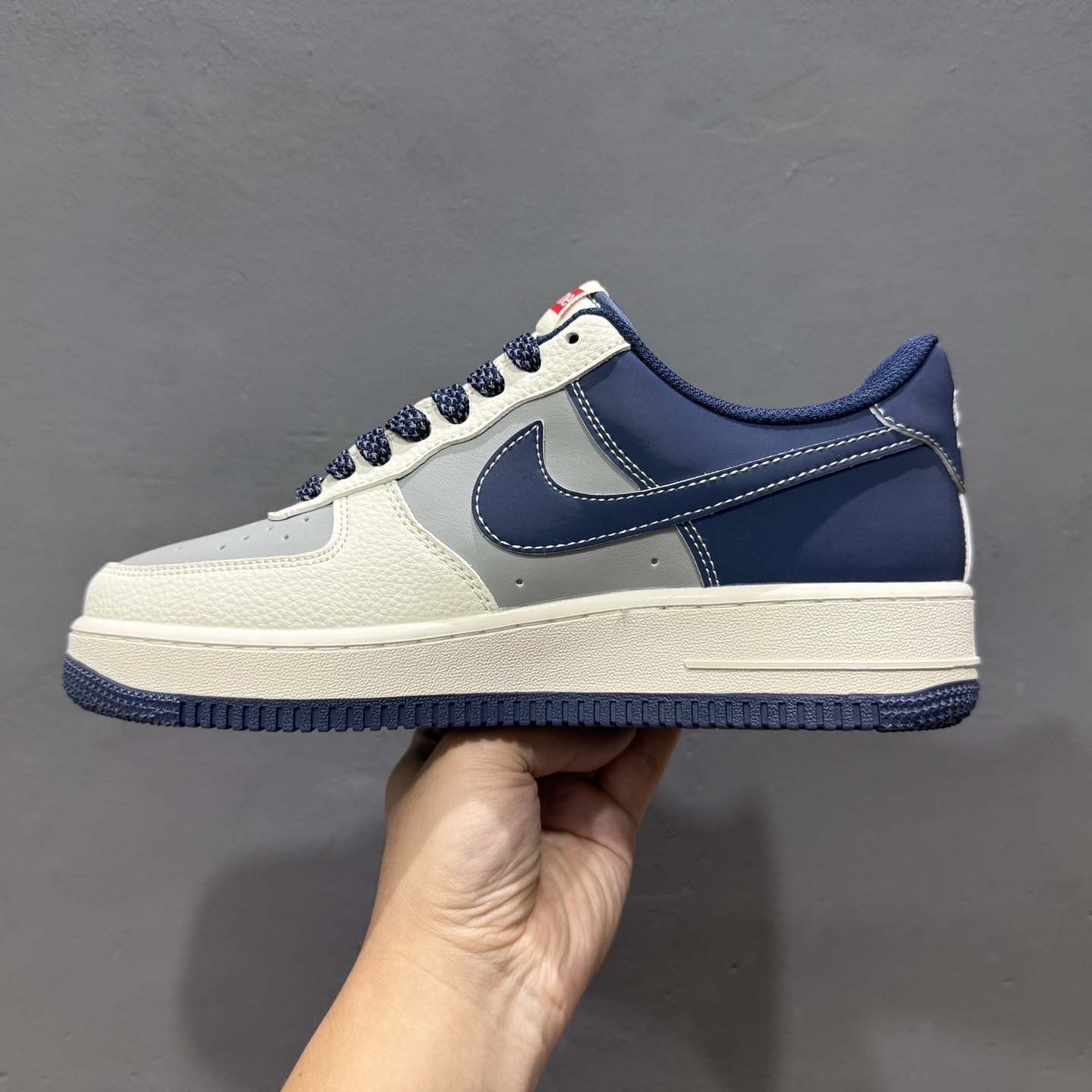 260 Nike Air Force 1'07 Supreme 联名 白灰蓝 HH7518-054