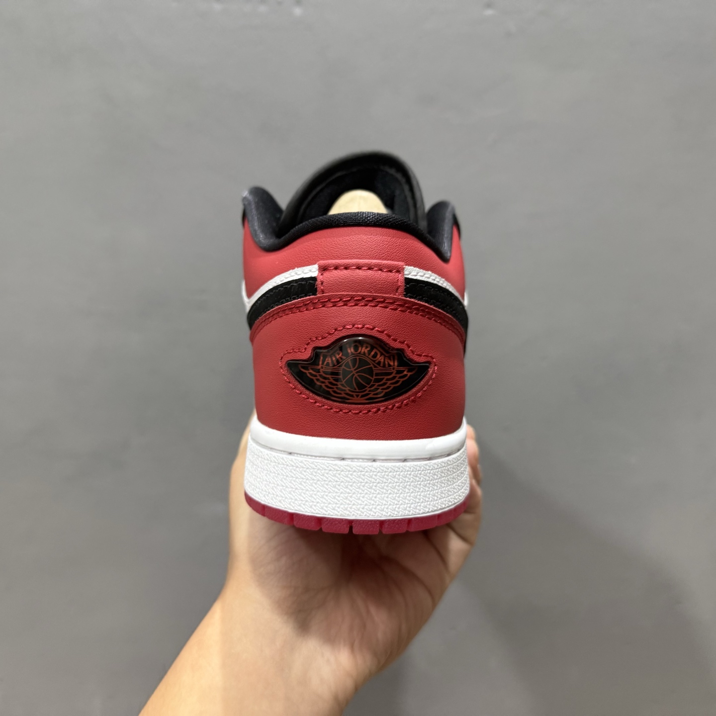 240 过验版本Air Jordan 1 Low ”White Black Gym Red” AJ1 乔1黑脚趾2.0 低帮文化休闲板鞋 IB8971-106