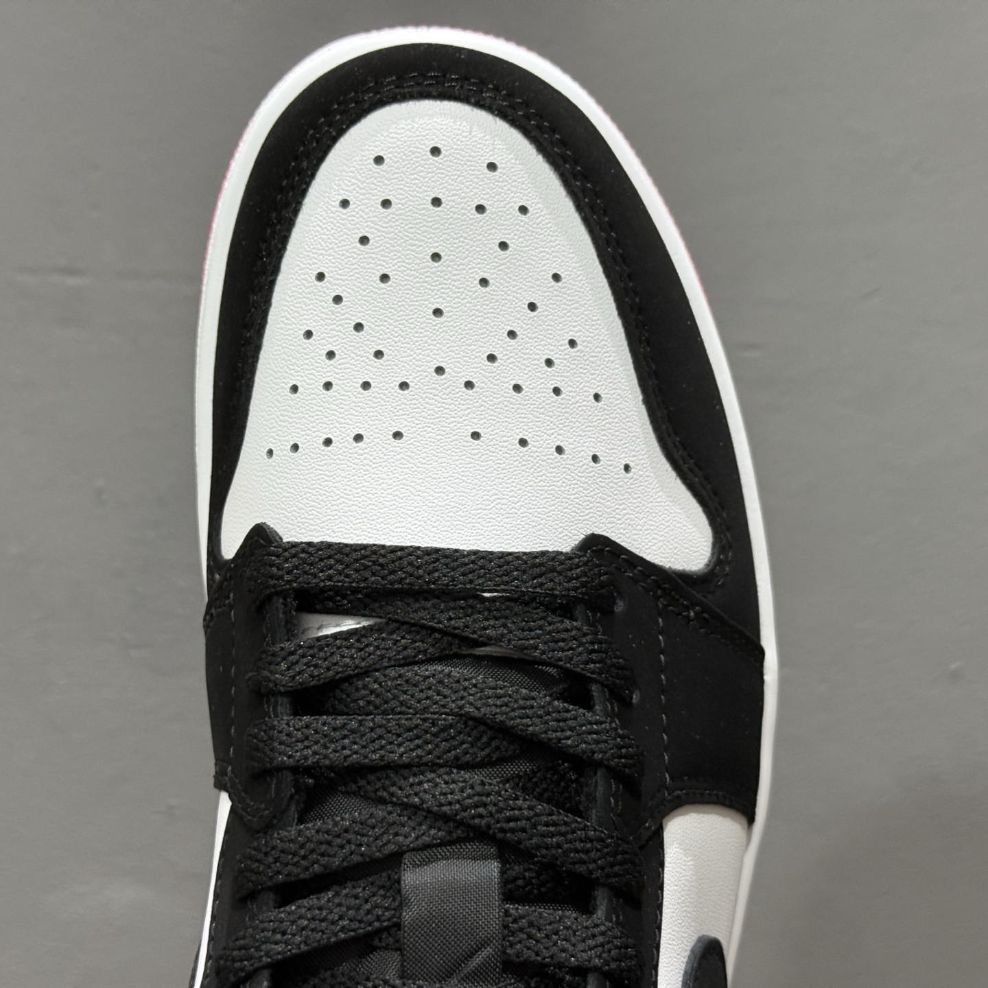 240 过验版本Air Jordan 1 Low ”White Black Gym Red” AJ1 乔1黑脚趾2.0 低帮文化休闲板鞋 IB8971-106