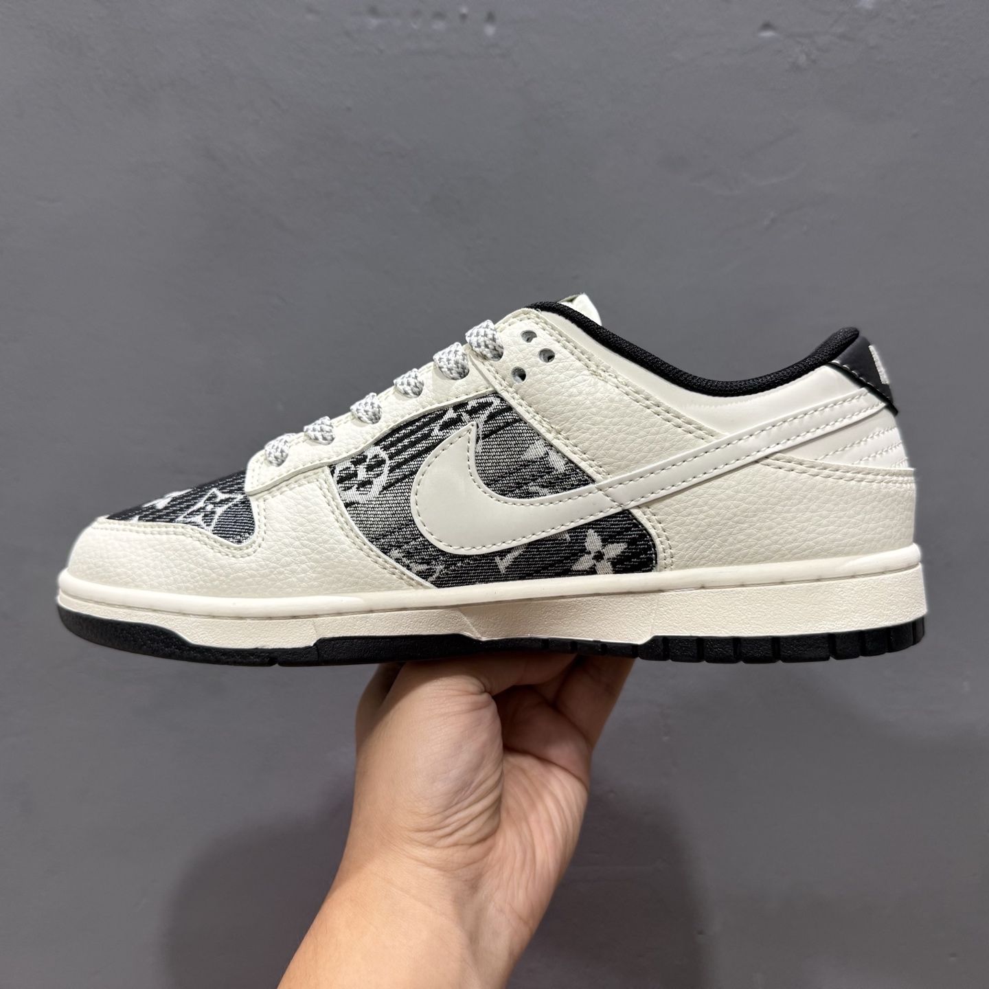 280 Nike SB Dunk Low LV联名 黑白织布白勾 周年高端定制 低帮休闲板鞋 FC1688-229