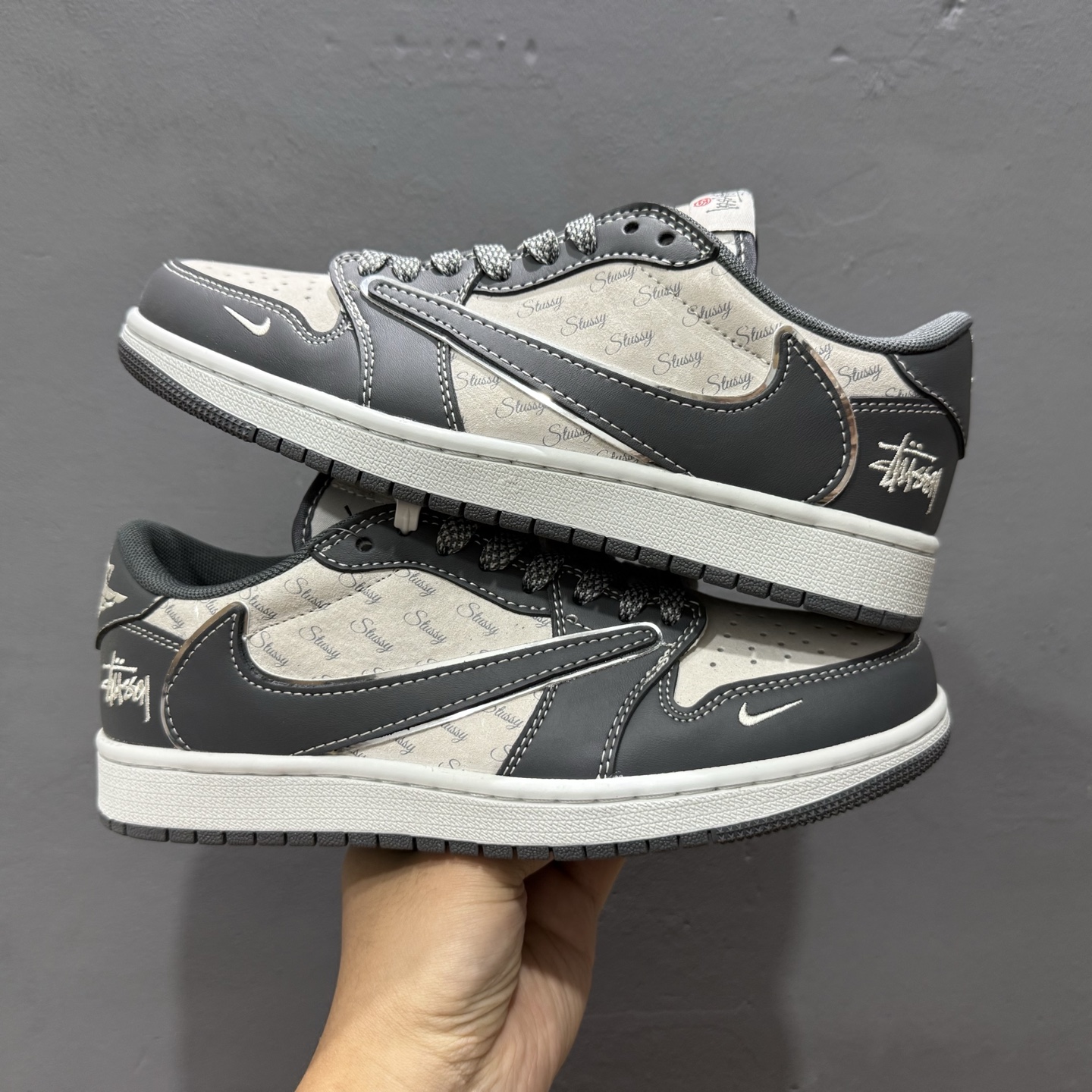 Travis Scott x Nike Air Jordan 1 Low x Stussy Air Jordan 1 Low 反转米灰小钩满天星倒钩 XZ3398-003