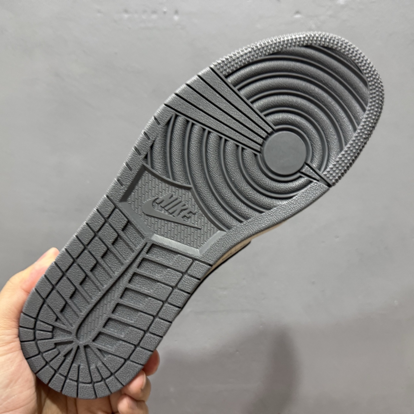 Travis Scott x Nike Air Jordan 1 Low x Stussy Air Jordan 1 Low 反转米灰小钩满天星倒钩 XZ3398-003