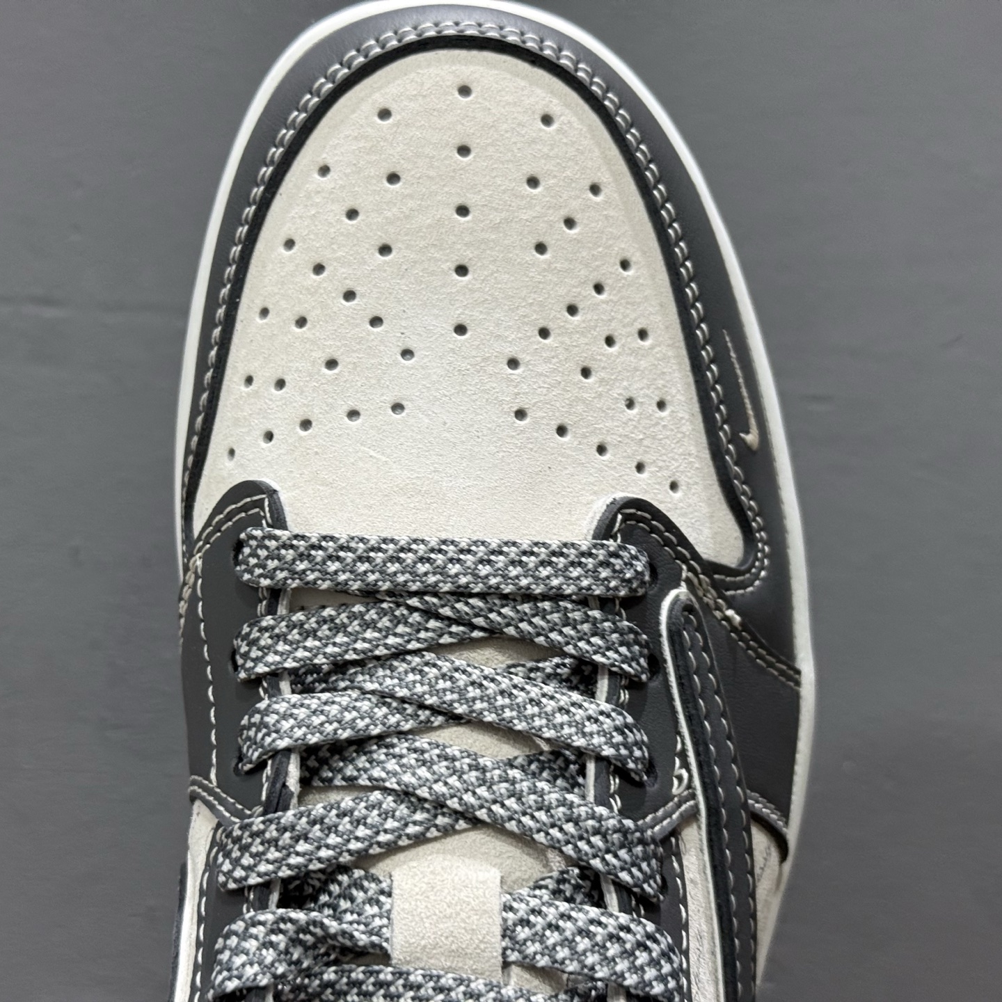 Travis Scott x Nike Air Jordan 1 Low x Stussy Air Jordan 1 Low 反转米灰小钩满天星倒钩 XZ3398-003