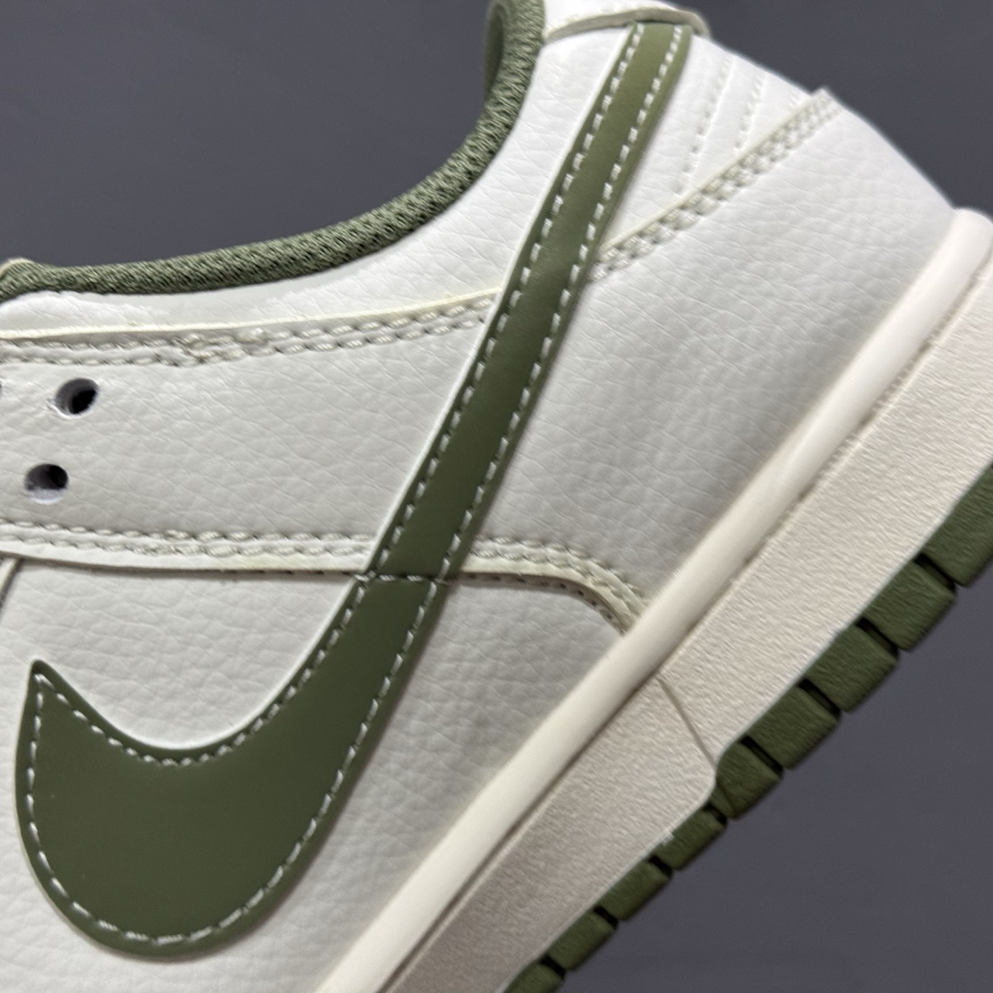 220 Nk SB Dunk Low UN联名-字母绿 周年高端定制 低帮休闲板鞋 BB2699-211