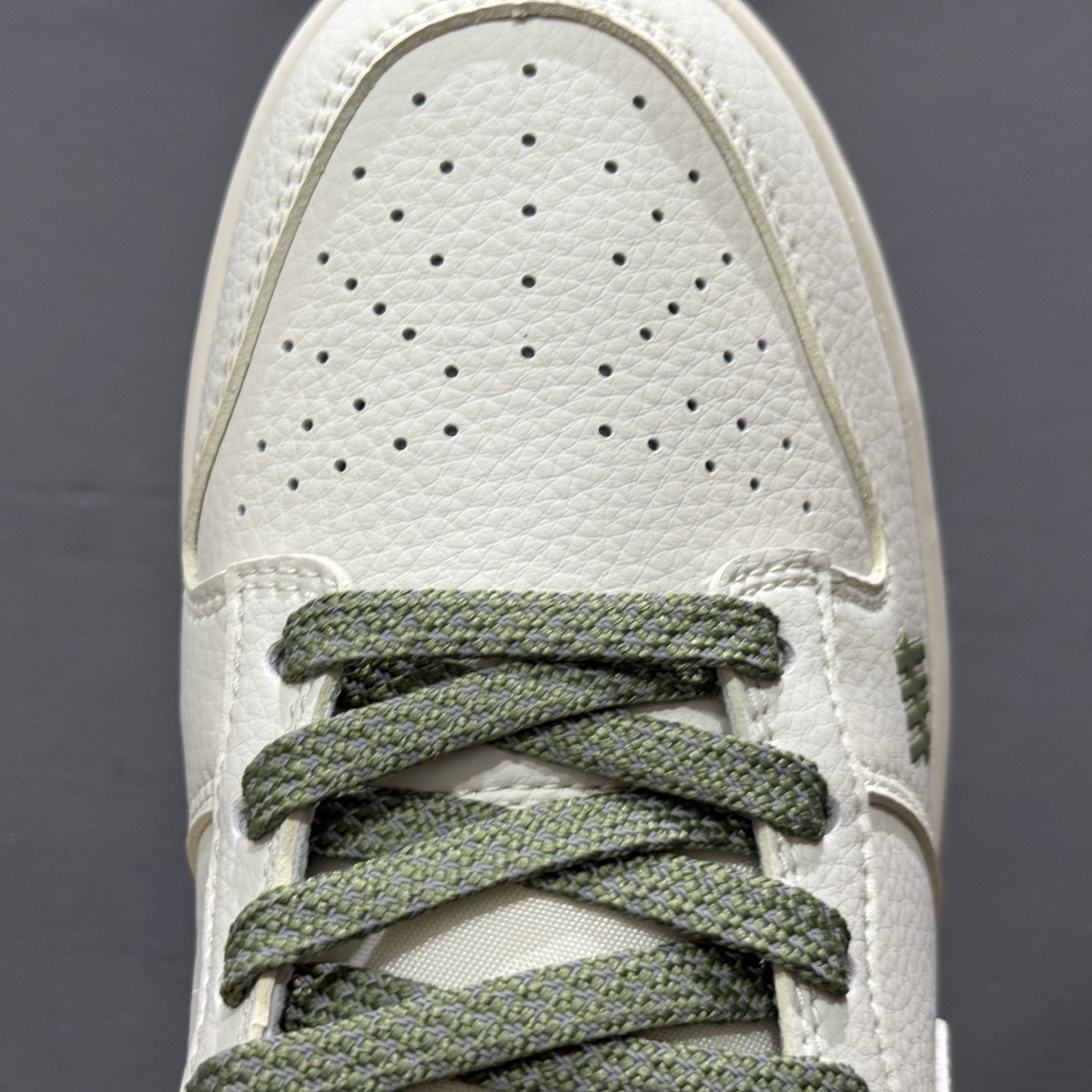 220 Nk SB Dunk Low UN联名-字母绿 周年高端定制 低帮休闲板鞋 BB2699-211