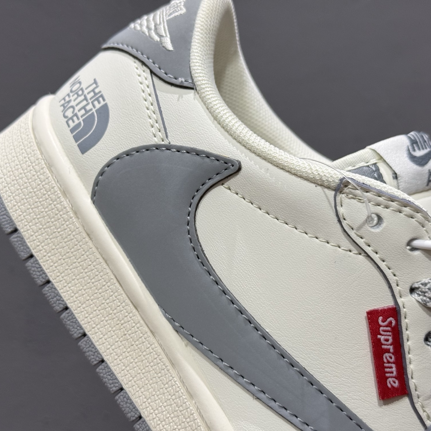 220 Fragment x Travis Scott x 北面 Air Jordan 1 Low 三方联名倒钩 XZ5158-002