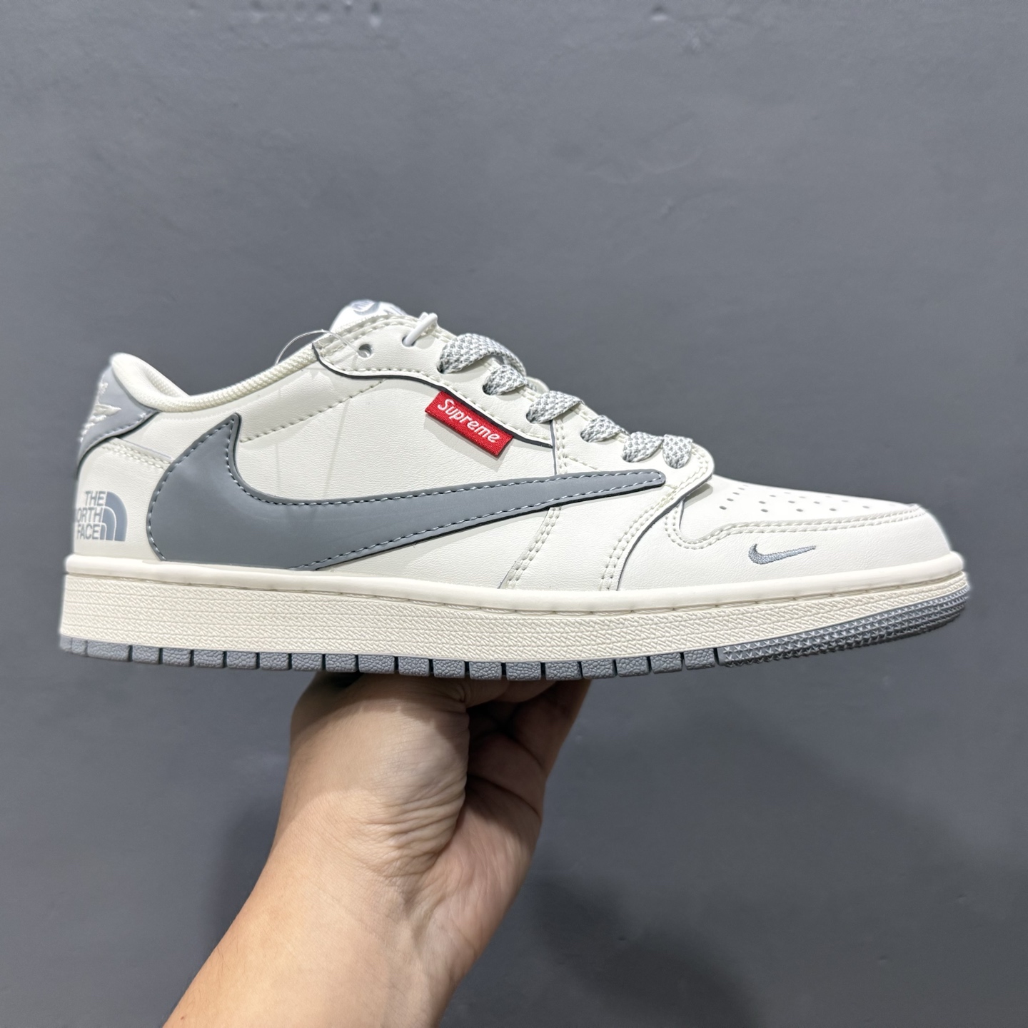 220 Fragment x Travis Scott x 北面 Air Jordan 1 Low 三方联名倒钩 XZ5158-002