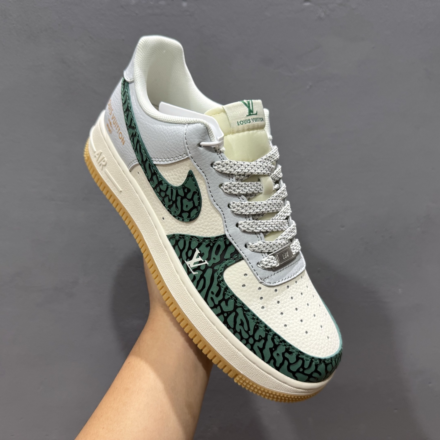 260 Nike Air Force 1'07 LV 联名 绿白灰 ZH2598-306