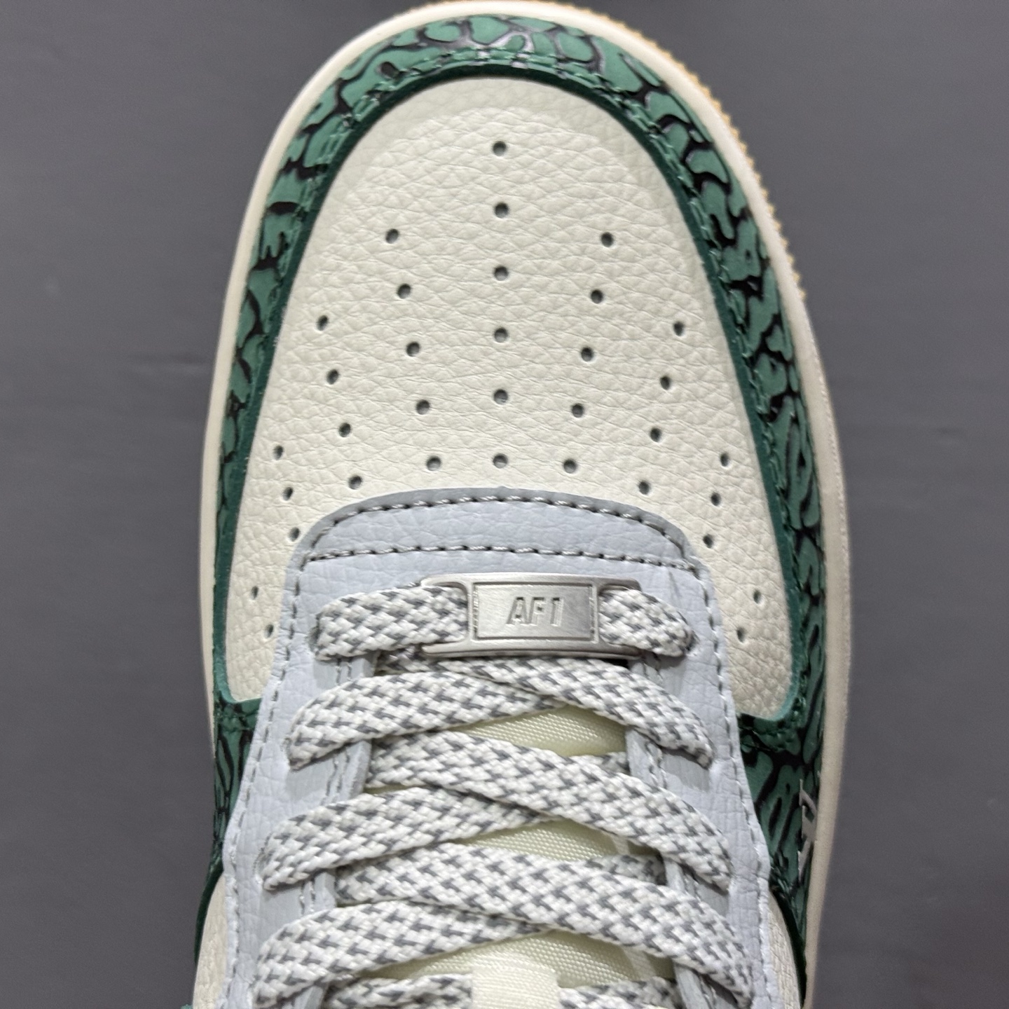 260 Nike Air Force 1'07 LV 联名 绿白灰 ZH2598-306