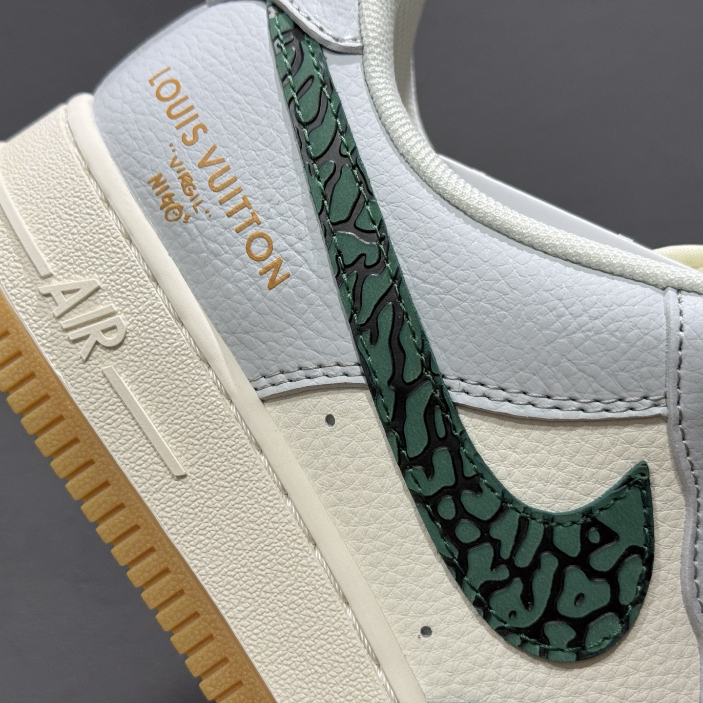 260 Nike Air Force 1'07 LV 联名 绿白灰 ZH2598-306
