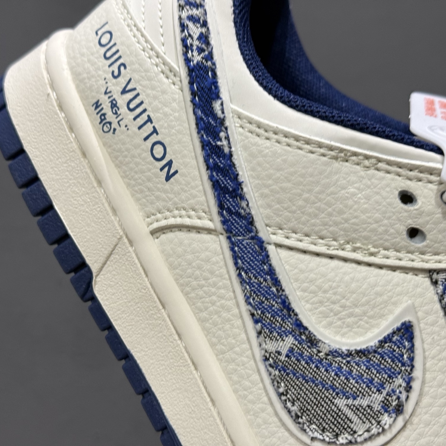 260 海外爆款限量发售！ Nike SB Dunk Low“LV联名——米白牛仔蓝配色” 高端定制 低帮休闲板鞋 JY6988-112