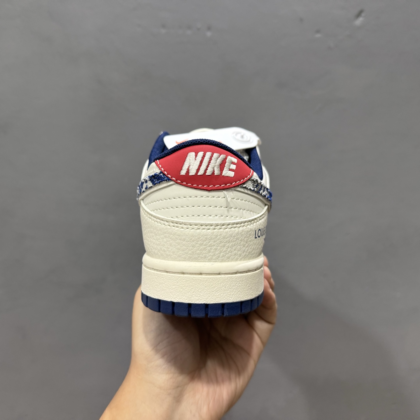 260 海外爆款限量发售！ Nike SB Dunk Low“LV联名——米白牛仔蓝配色” 高端定制 低帮休闲板鞋 JY6988-112