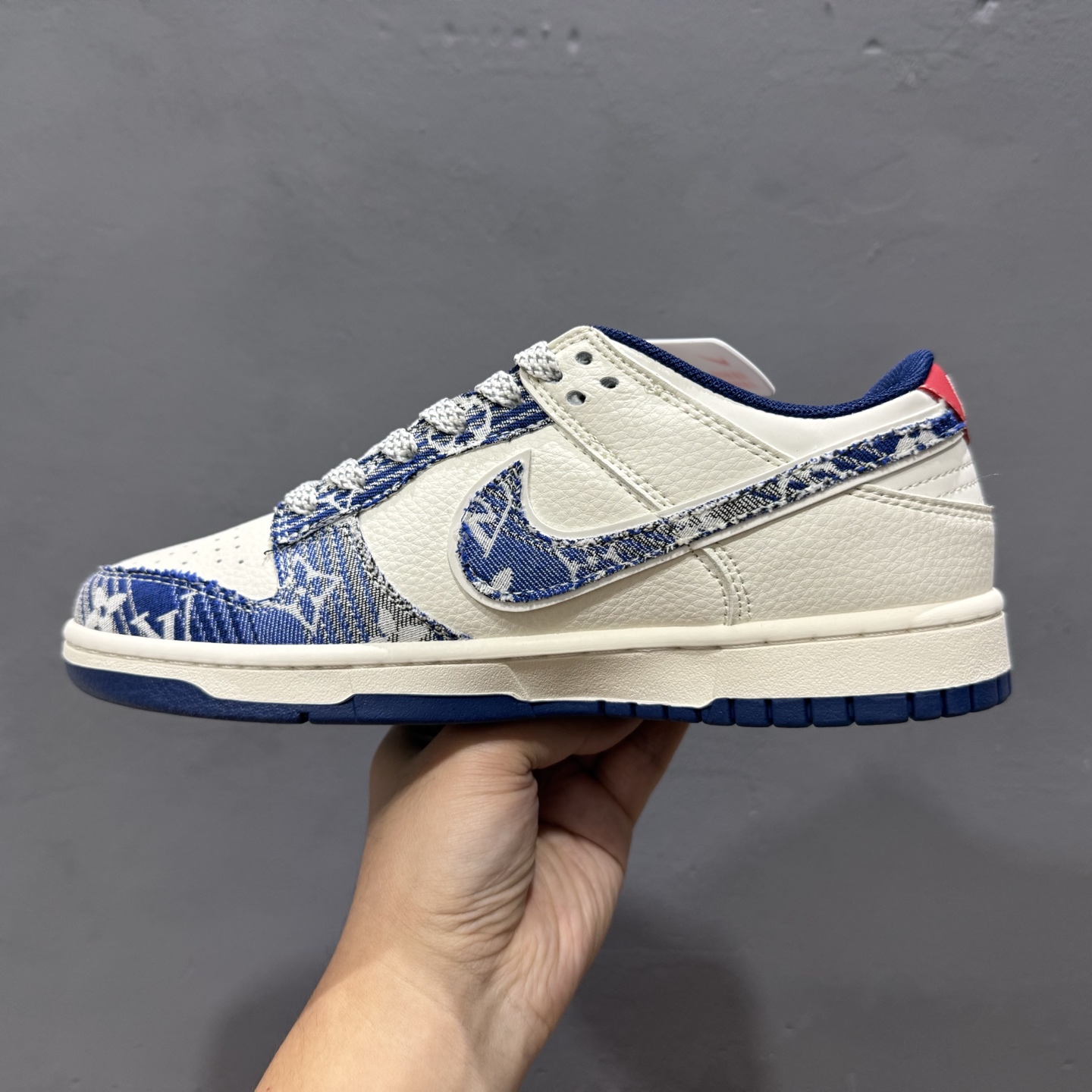 260 海外爆款限量发售！ Nike SB Dunk Low“LV联名——米白牛仔蓝配色” 高端定制 低帮休闲板鞋 JY6988-112