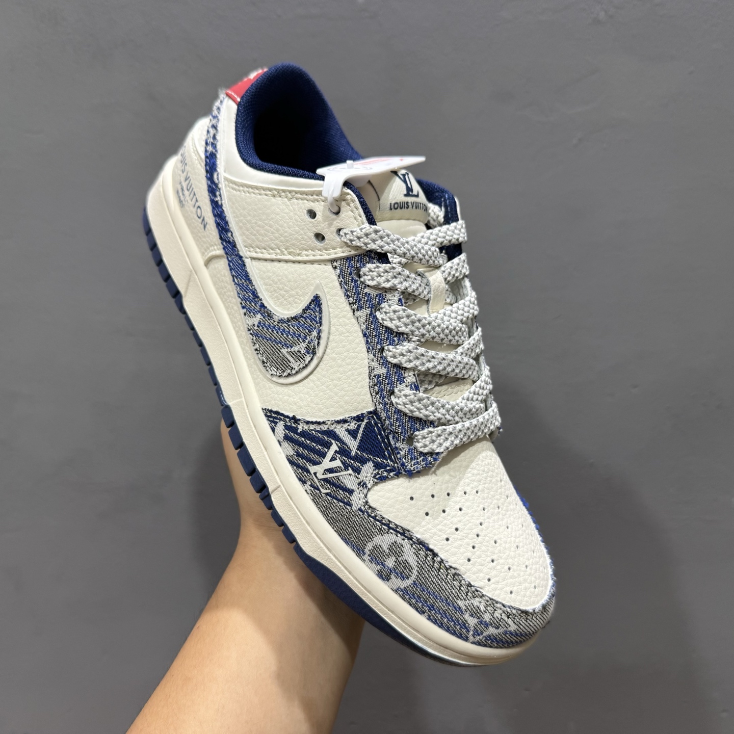 260 海外爆款限量发售！ Nike SB Dunk Low“LV联名——米白牛仔蓝配色” 高端定制 低帮休闲板鞋 JY6988-112