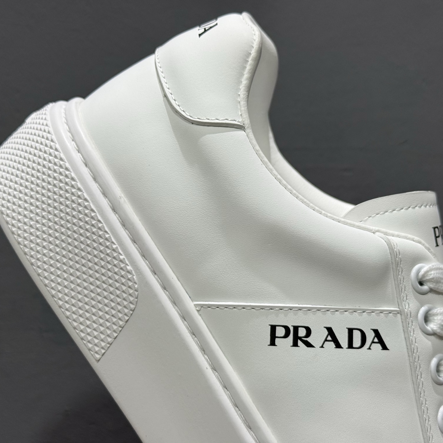 【广东纯原版本】意大利高奢品牌·PRADA普拉达运动板鞋百搭休闲小白鞋系列