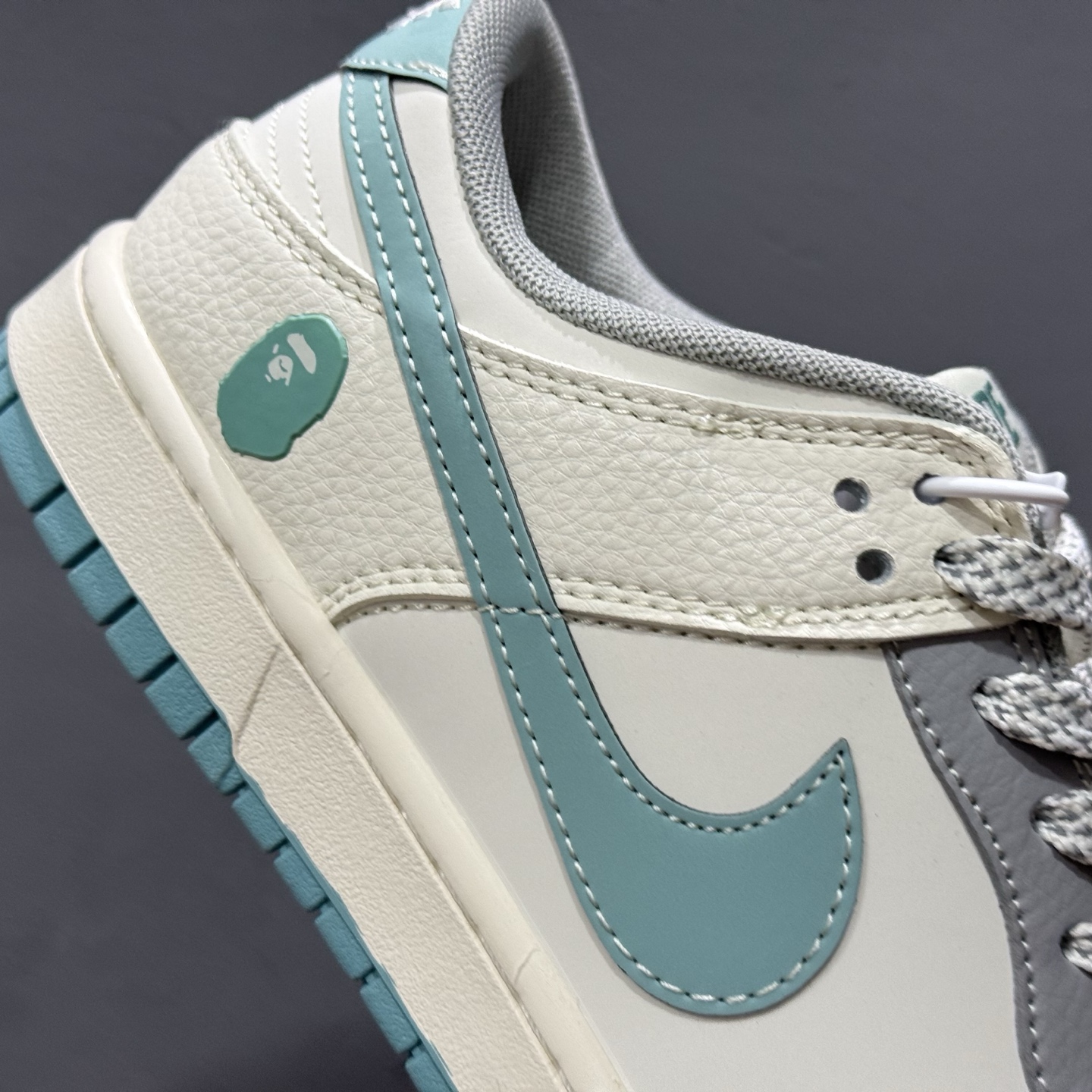 260 海外爆款限量发售！ Nike SB Dunk Low“猿人头联名——白蓝灰配色” 高端定制 低帮休闲板鞋 XF8698-088
