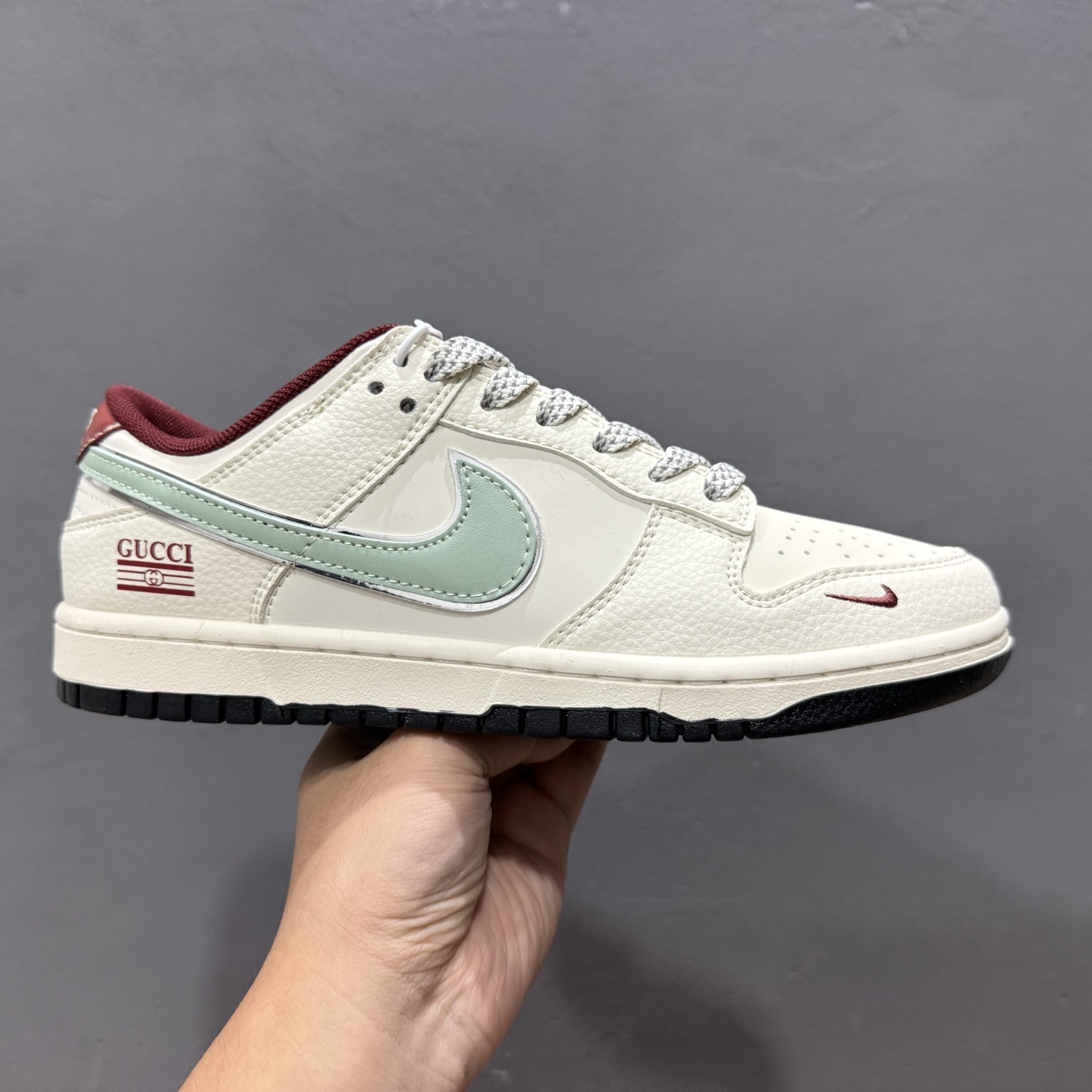 260 海外爆款限量发售！ Nike SB Dunk Low“猿人头联名——白蓝灰配色” XF8698-087