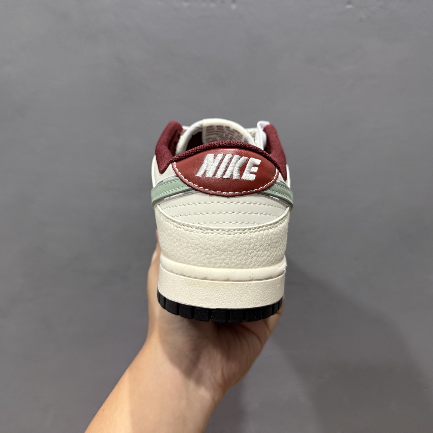 260 海外爆款限量发售！ Nike SB Dunk Low“猿人头联名——白蓝灰配色” XF8698-087