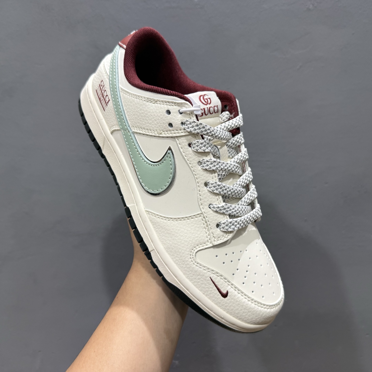 260 海外爆款限量发售！ Nike SB Dunk Low“猿人头联名——白蓝灰配色” XF8698-087