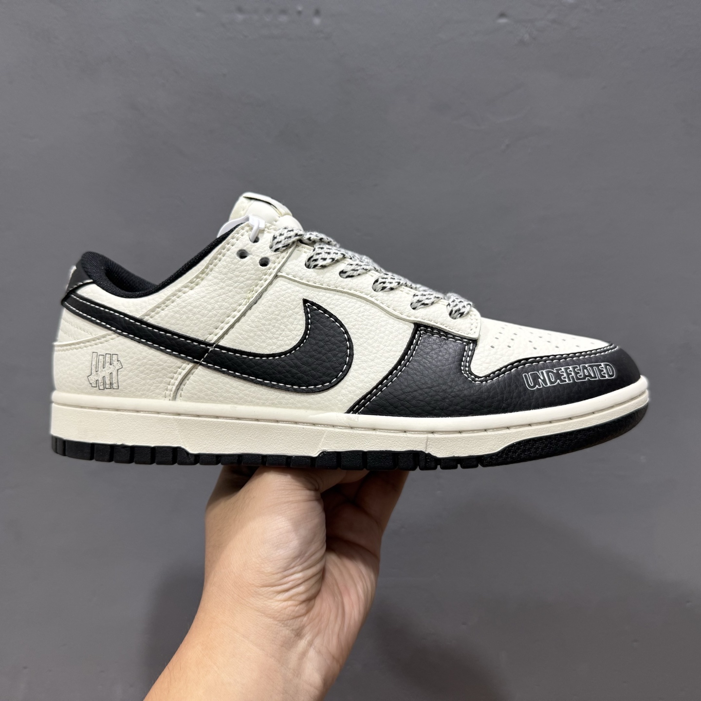 260 海外爆款限量发售！ Nike SB Dunk Low“UN联名——经典黑白配色” 高端定制 低帮休闲板鞋 SD6868-110