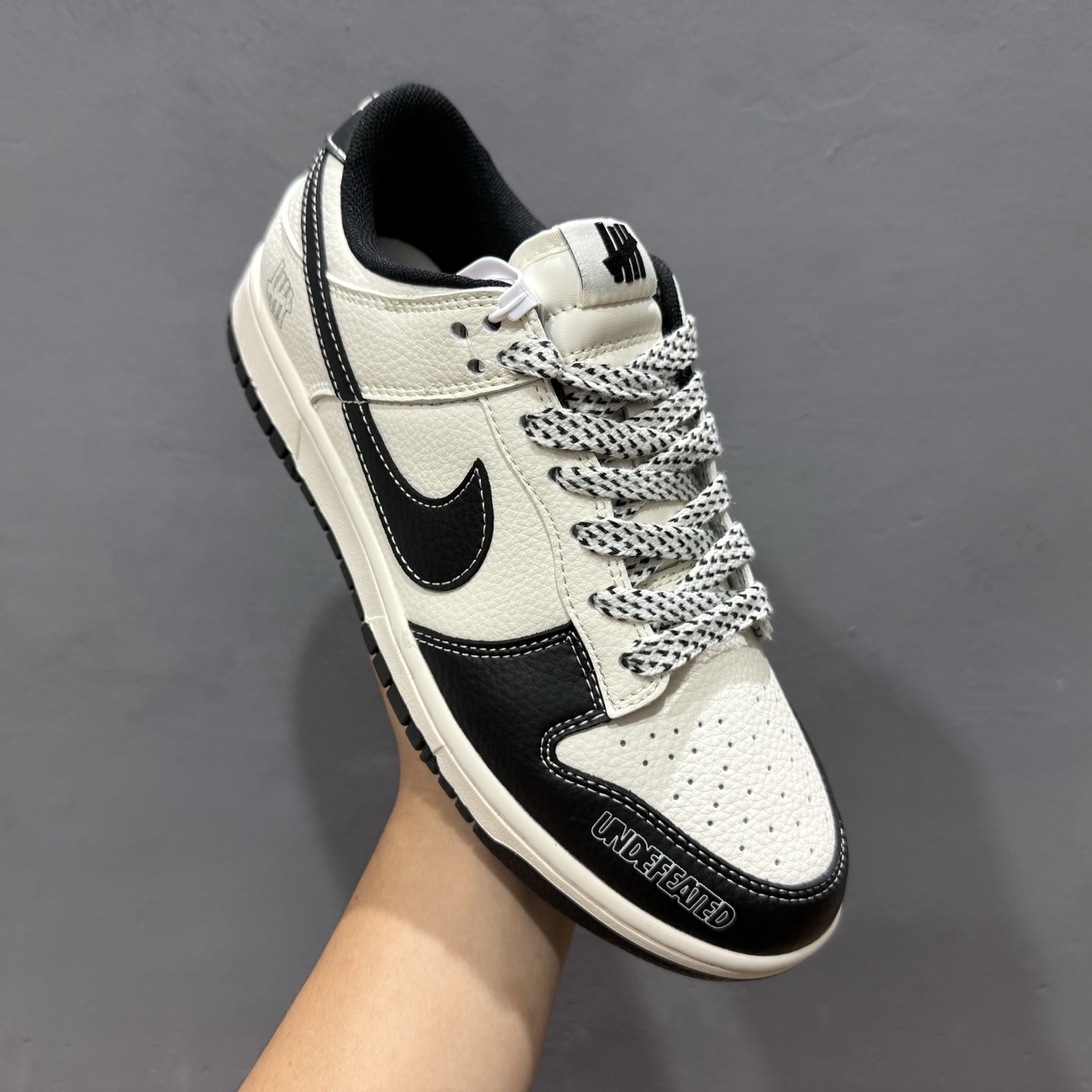 260 海外爆款限量发售！ Nike SB Dunk Low“UN联名——经典黑白配色” 高端定制 低帮休闲板鞋 SD6868-110