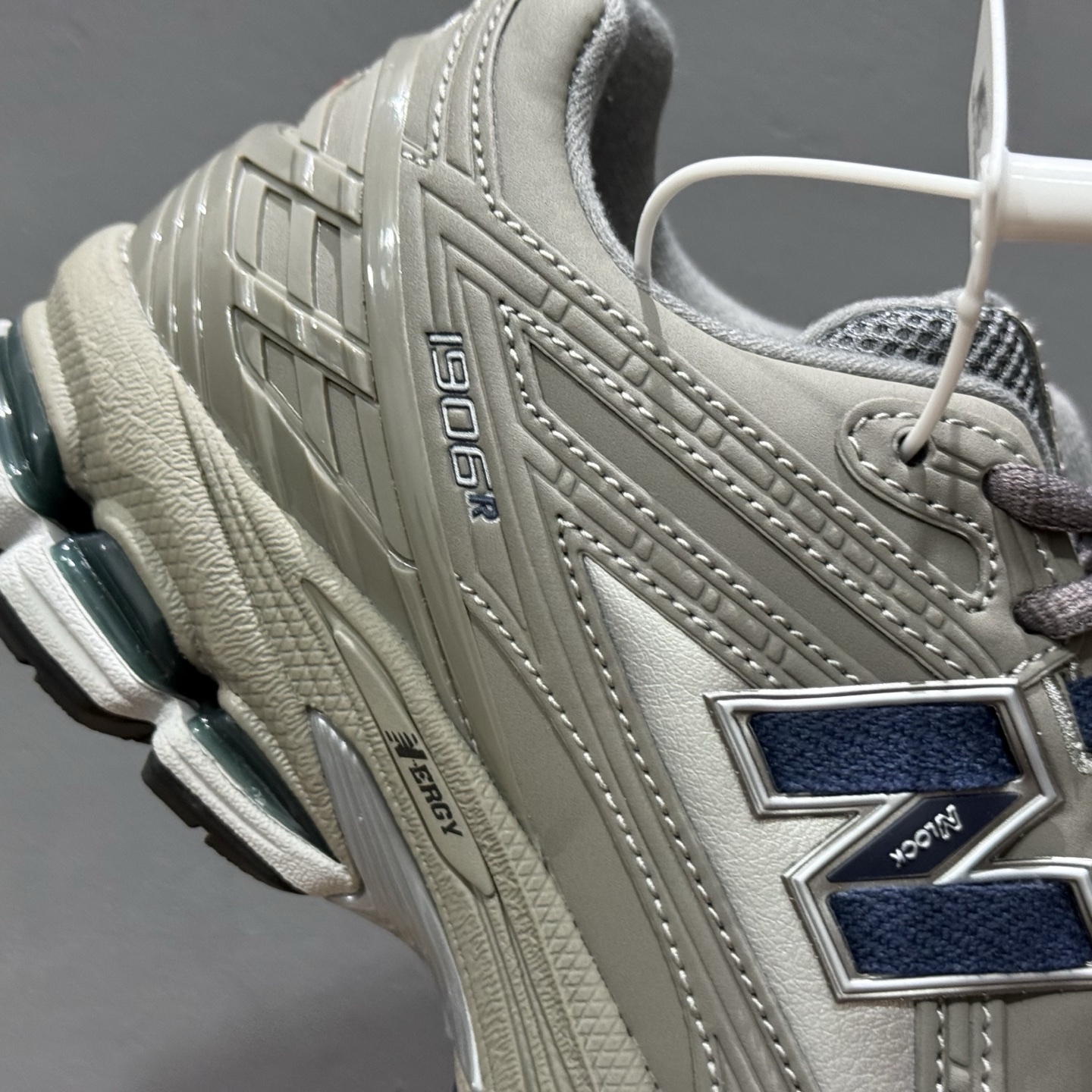 220 大厂出品 New Balance NB 1906R 灰色 M1906RB