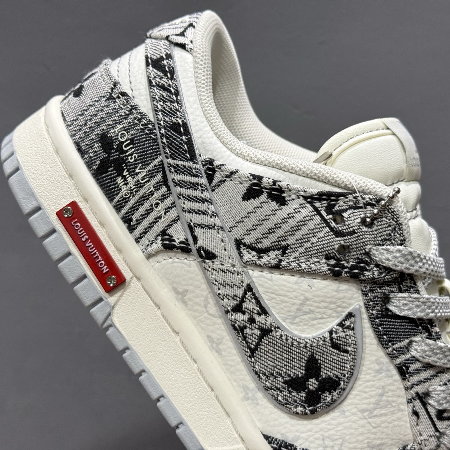 280 T版 Nike SB Dunk Low LV联名 百搭米灰 周年高端定制 低帮休闲板鞋 sc9772-807