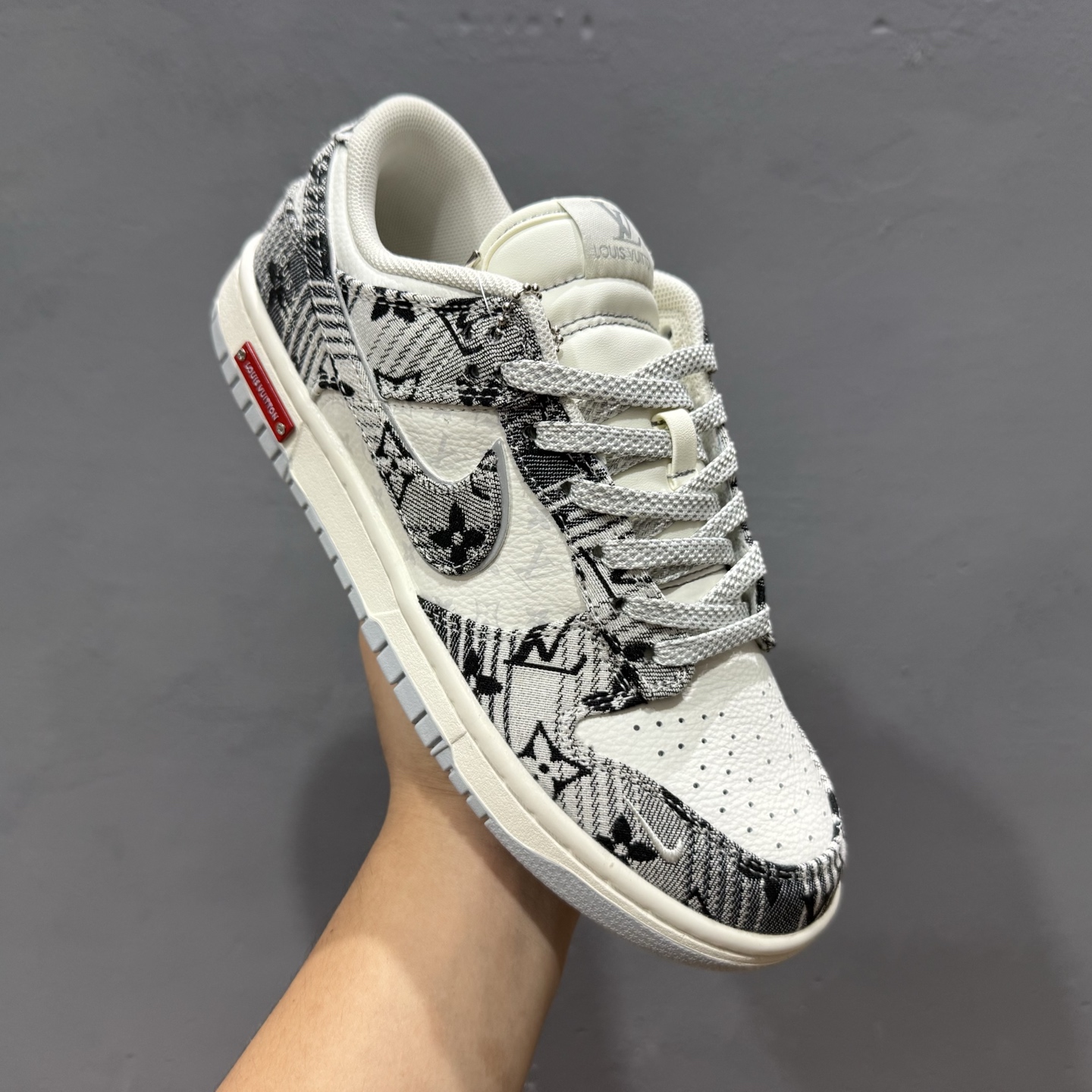 280 T版 Nike SB Dunk Low LV联名 百搭米灰 周年高端定制 低帮休闲板鞋 sc9772-807