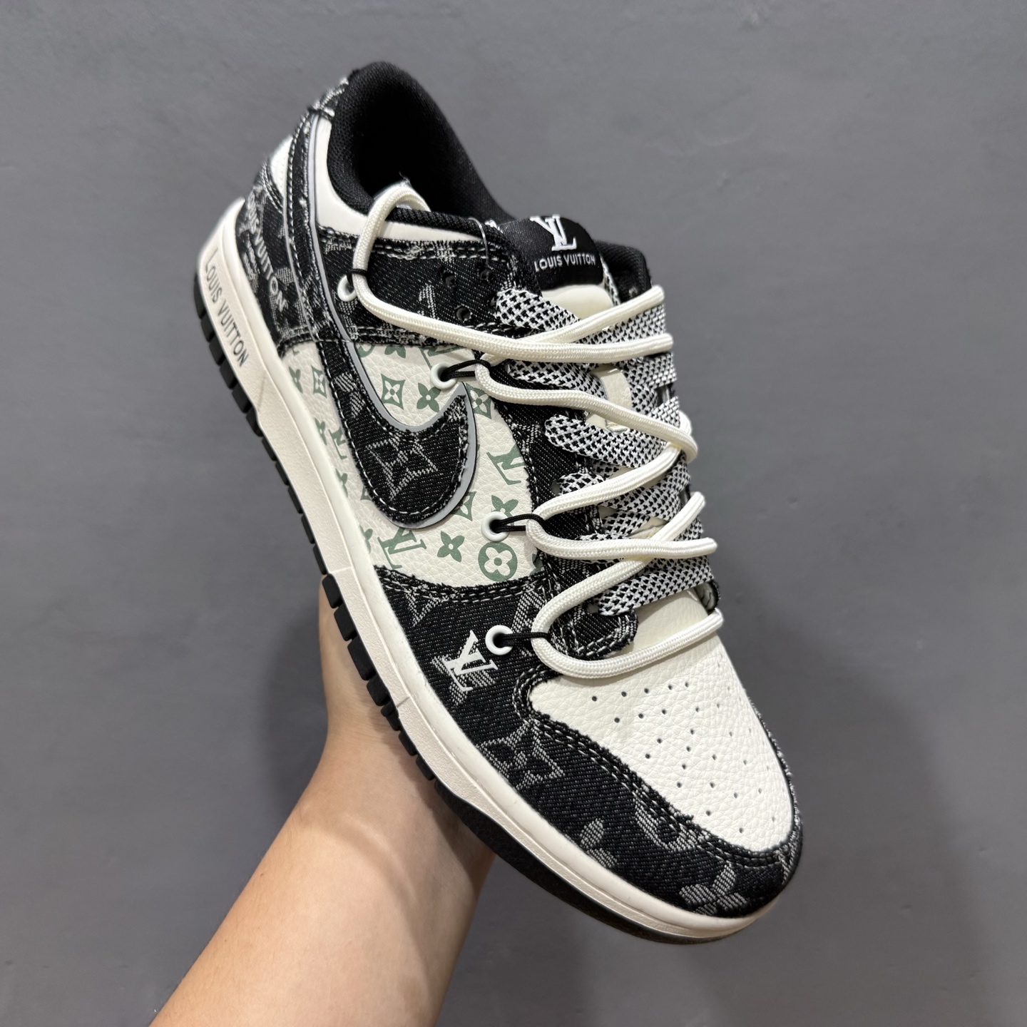 300 Louis Vuitton x Nike Dunk Low 绑带黑牛仔印花 YX5066-320
