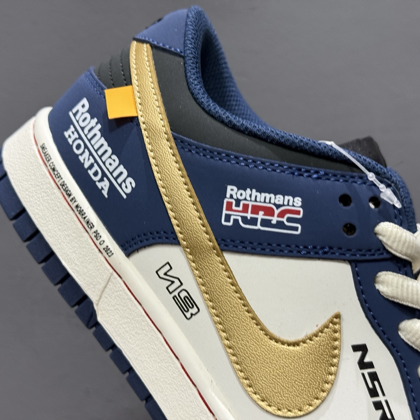 ￥280 Nike SB Dunk Low 复古白蓝 周年高端定制 低帮休闲板鞋 MU0232-365