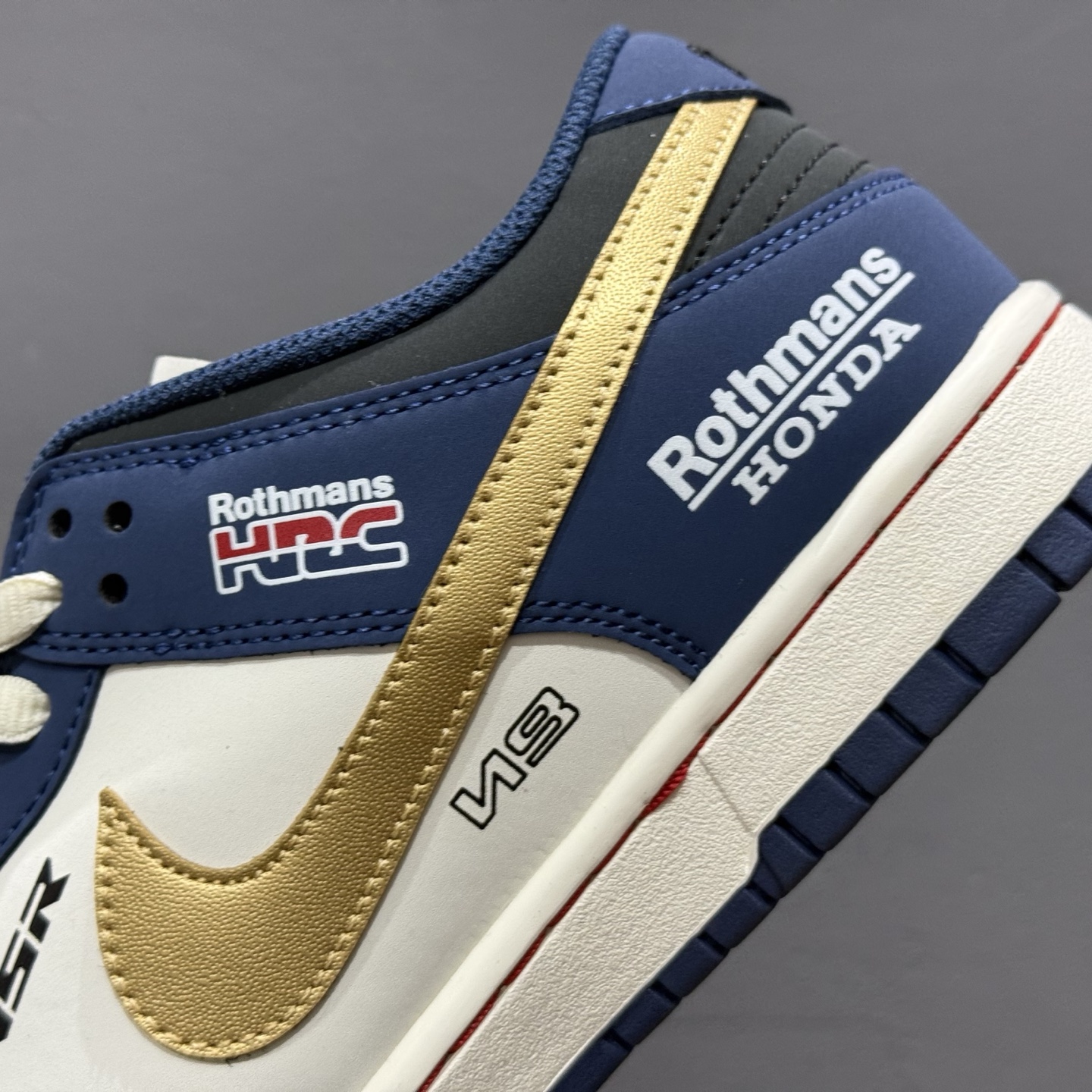 ￥280 Nike SB Dunk Low 复古白蓝 周年高端定制 低帮休闲板鞋 MU0232-365