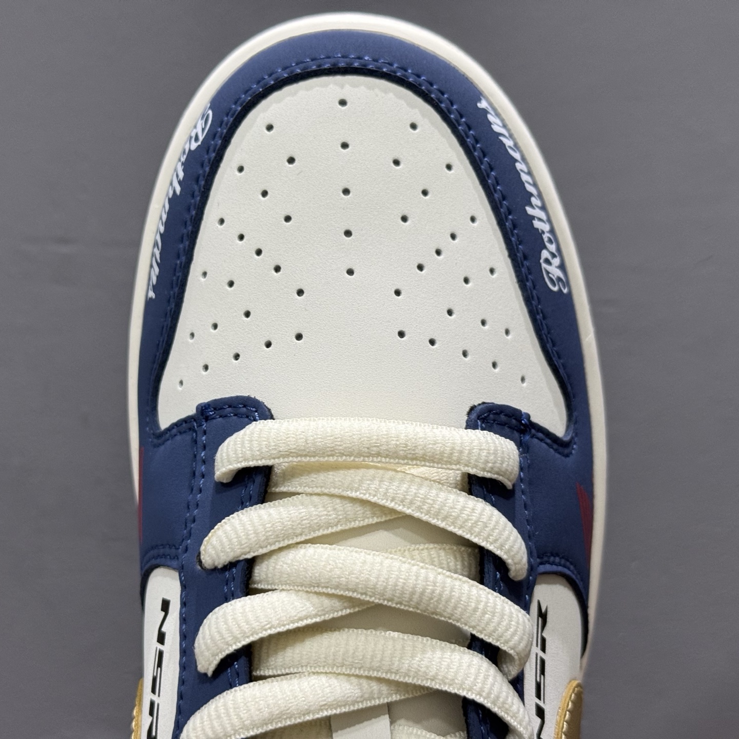 ￥280 Nike SB Dunk Low 复古白蓝 周年高端定制 低帮休闲板鞋 MU0232-365