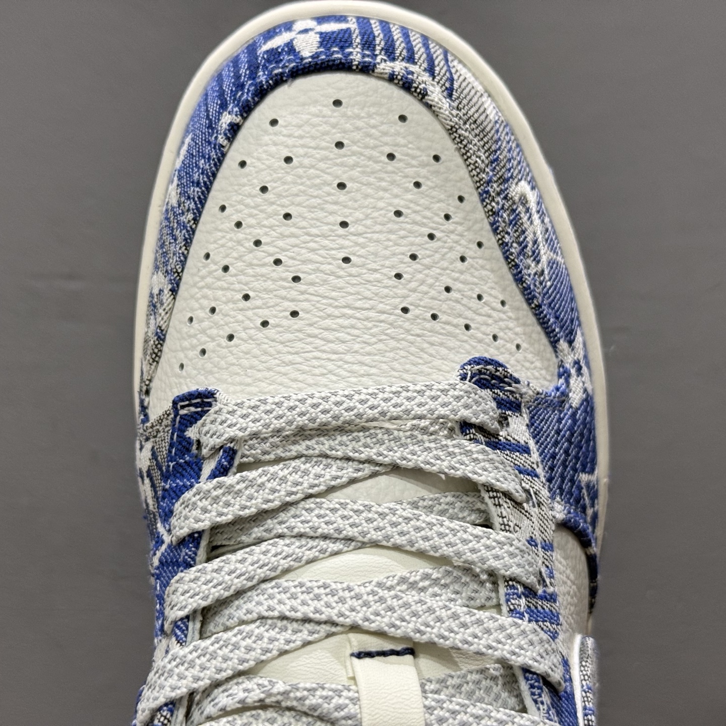 Nike SB Dunk Low LV联名 蓝牛仔 低帮休闲板鞋 SC9772-808