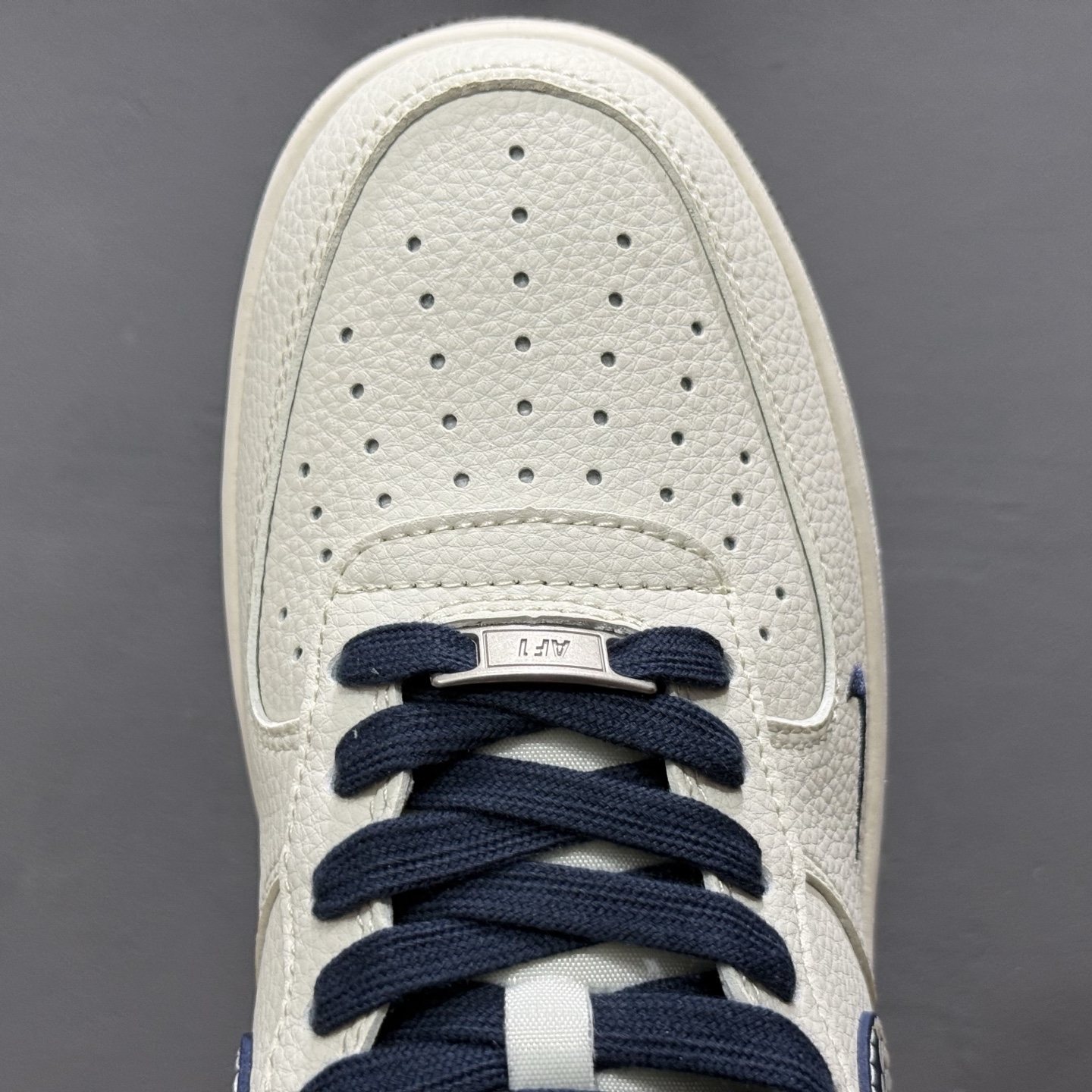 260 Nike Air Force 1'07 斯图西 联名 米白黑 ZH2598-309