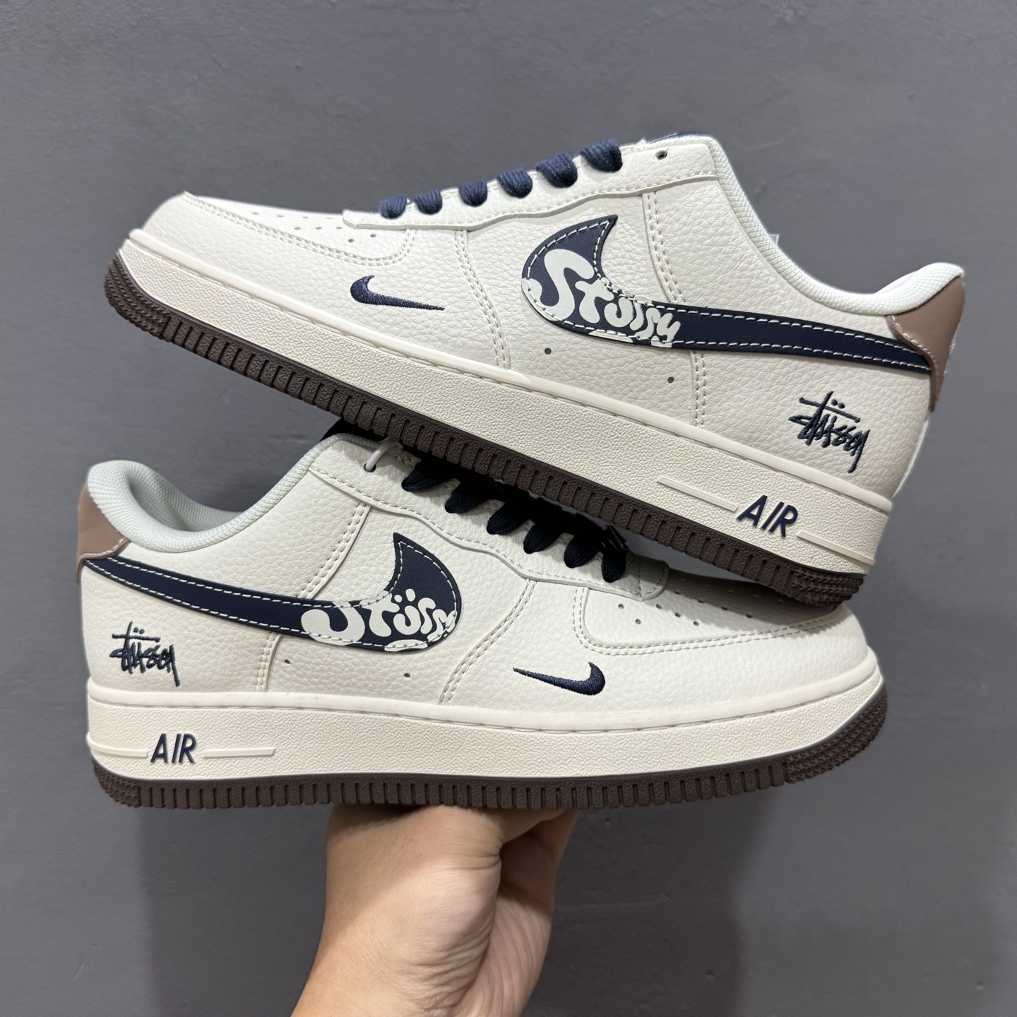 260 Nike Air Force 1'07 斯图西 联名 米白黑 ZH2598-309