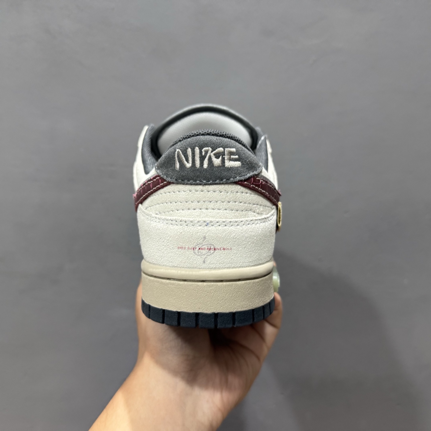 300 FS版 Nike SB Dunk Low 蜕尘迎金 HV1800-101