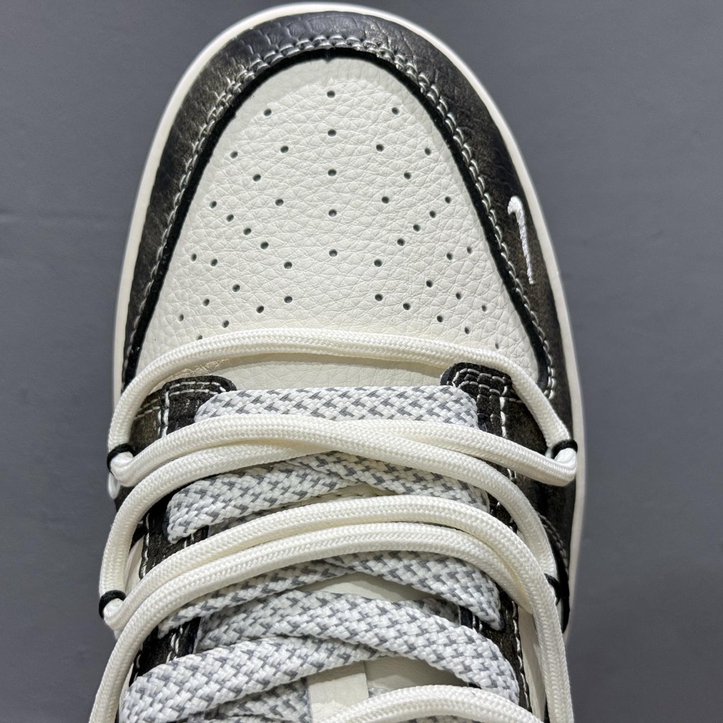 300 Nike SB Dunk Low 蛇年系列 绑带渐变黑勾 周年高端定制 低帮休闲板鞋 YX5066-310