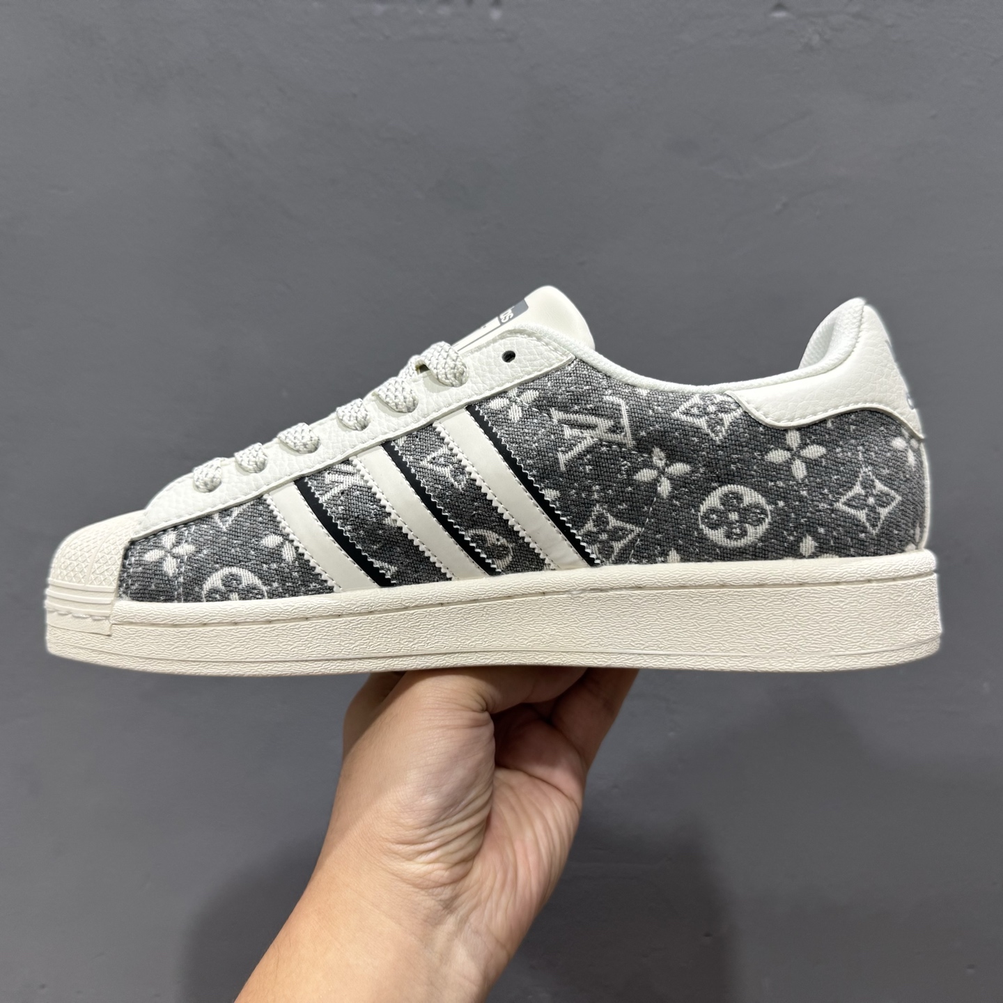 240 ＃纯原 CLOT x AD Originals Superstar“金标” 贝壳头LV联名限定 贴合柔软皮料白黑印花配色 JY8911