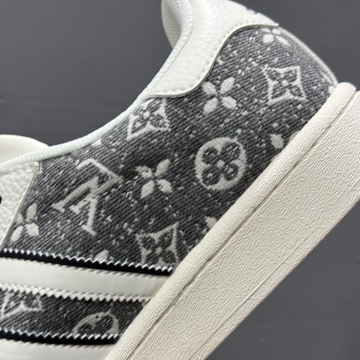 240 ＃纯原 CLOT x AD Originals Superstar“金标” 贝壳头LV联名限定 贴合柔软皮料白黑印花配色 JY8911
