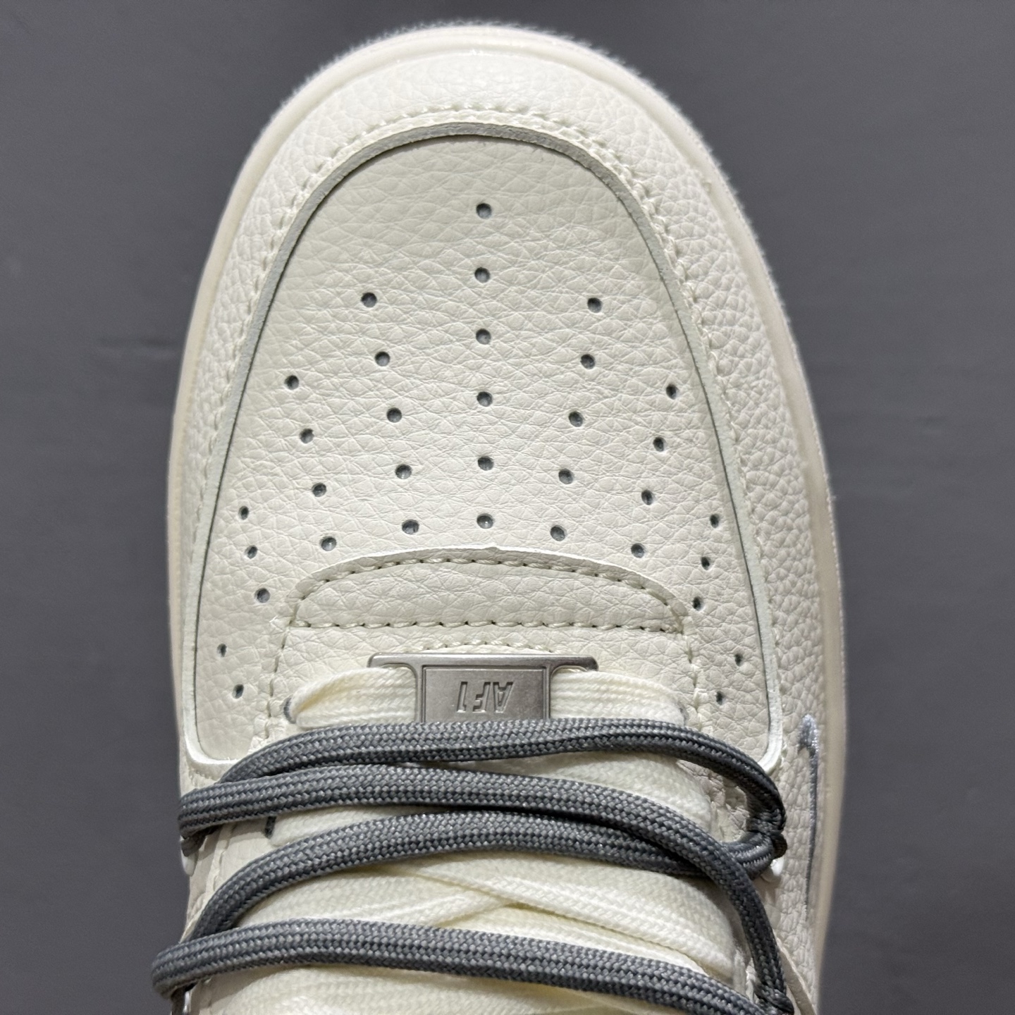 260 Nike Air Force 1'07 Supreme 联名 米白灰 DM6868-071