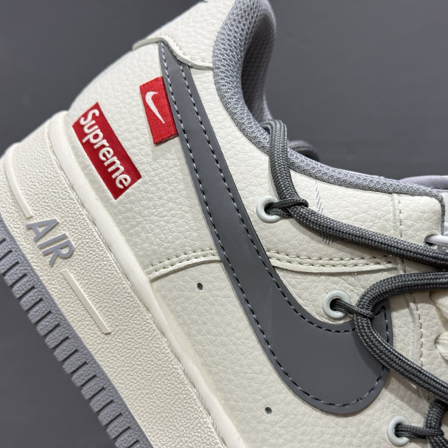 260 Nike Air Force 1'07 Supreme 联名 米白灰 DM6868-071